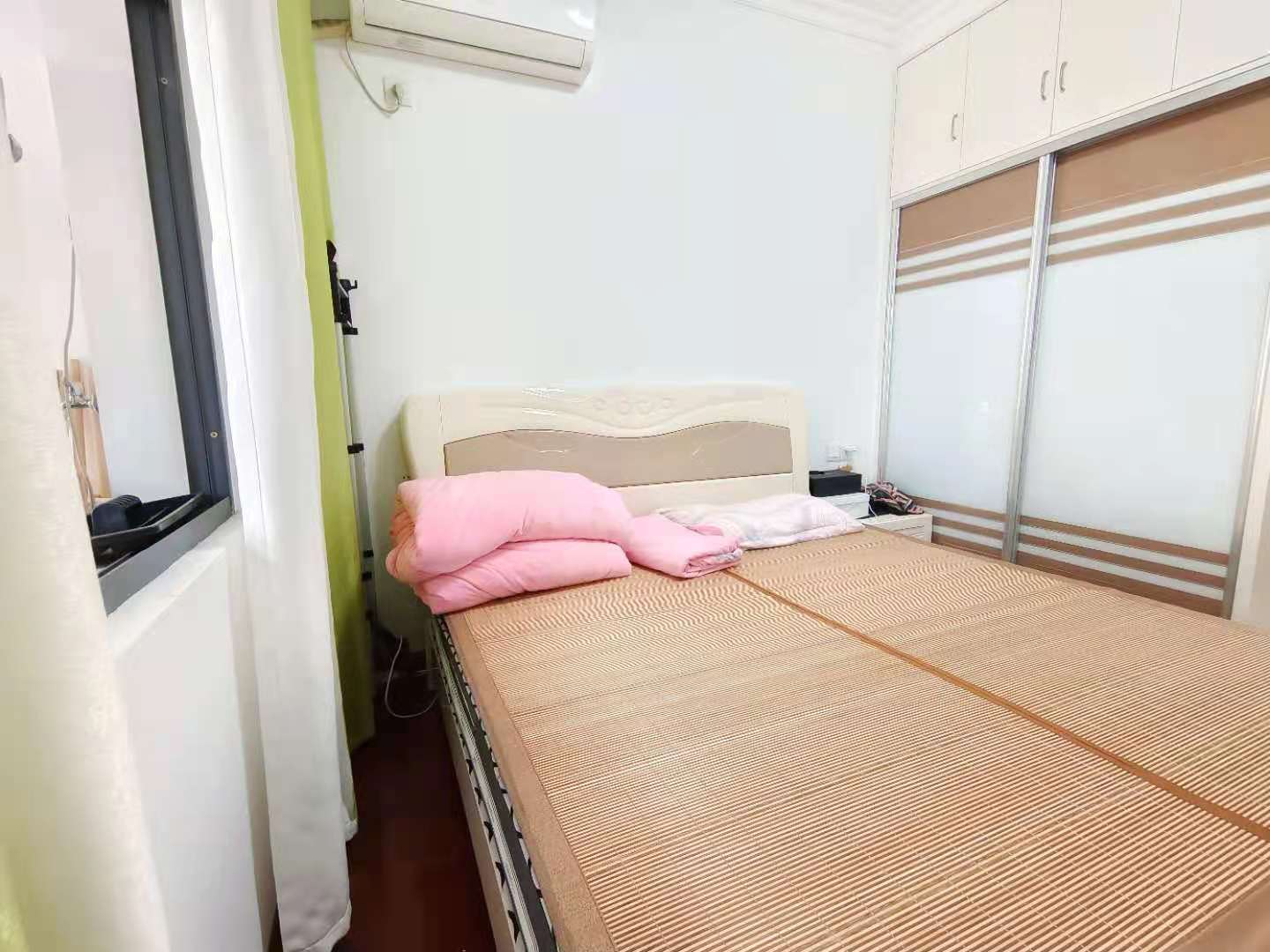 栗雨香堤 2室2厅1卫 65.00万 栗雨香堤 2室2厅1卫 65.00万客厅