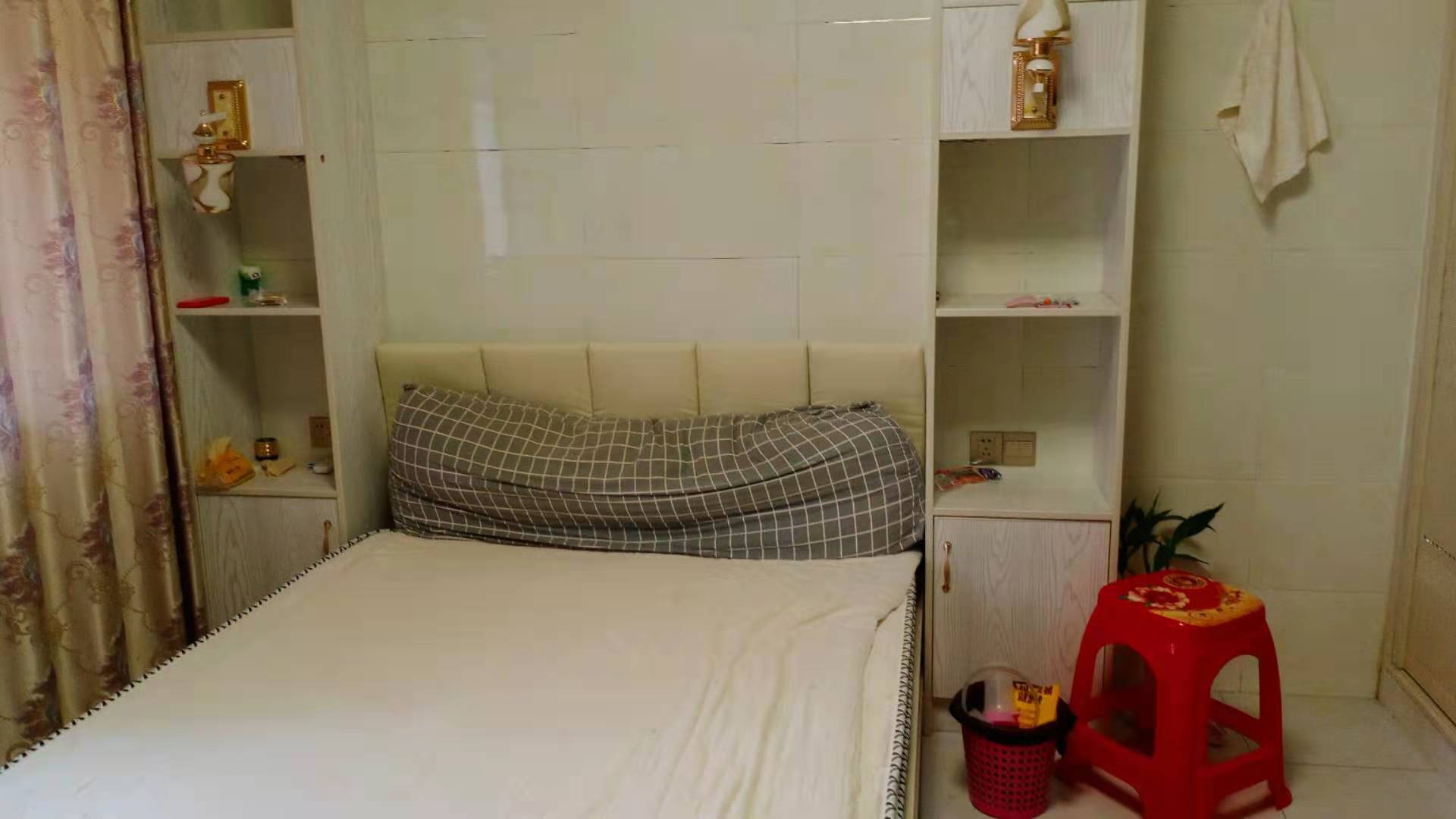 云顶上品  1室1厅1卫    1200.0元/月 云顶上品  1室1厅1卫    1200.0元/月