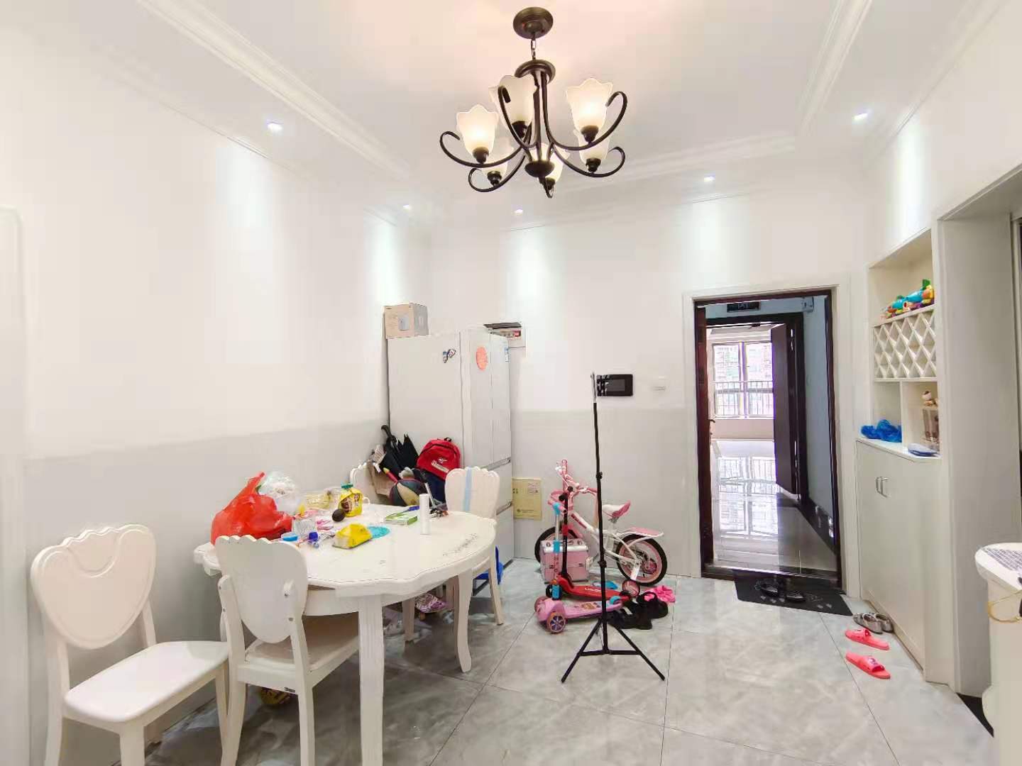 栗雨香堤 2室2厅1卫 65.00万 栗雨香堤 2室2厅1卫 65.00万客厅