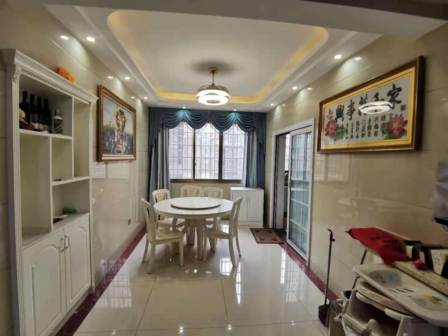 道路运输管理局家属楼(运管家园) 4室2厅2卫 124.8万 道路运输管理局家属楼(运管家园) 4室2厅2卫 124.8万客厅