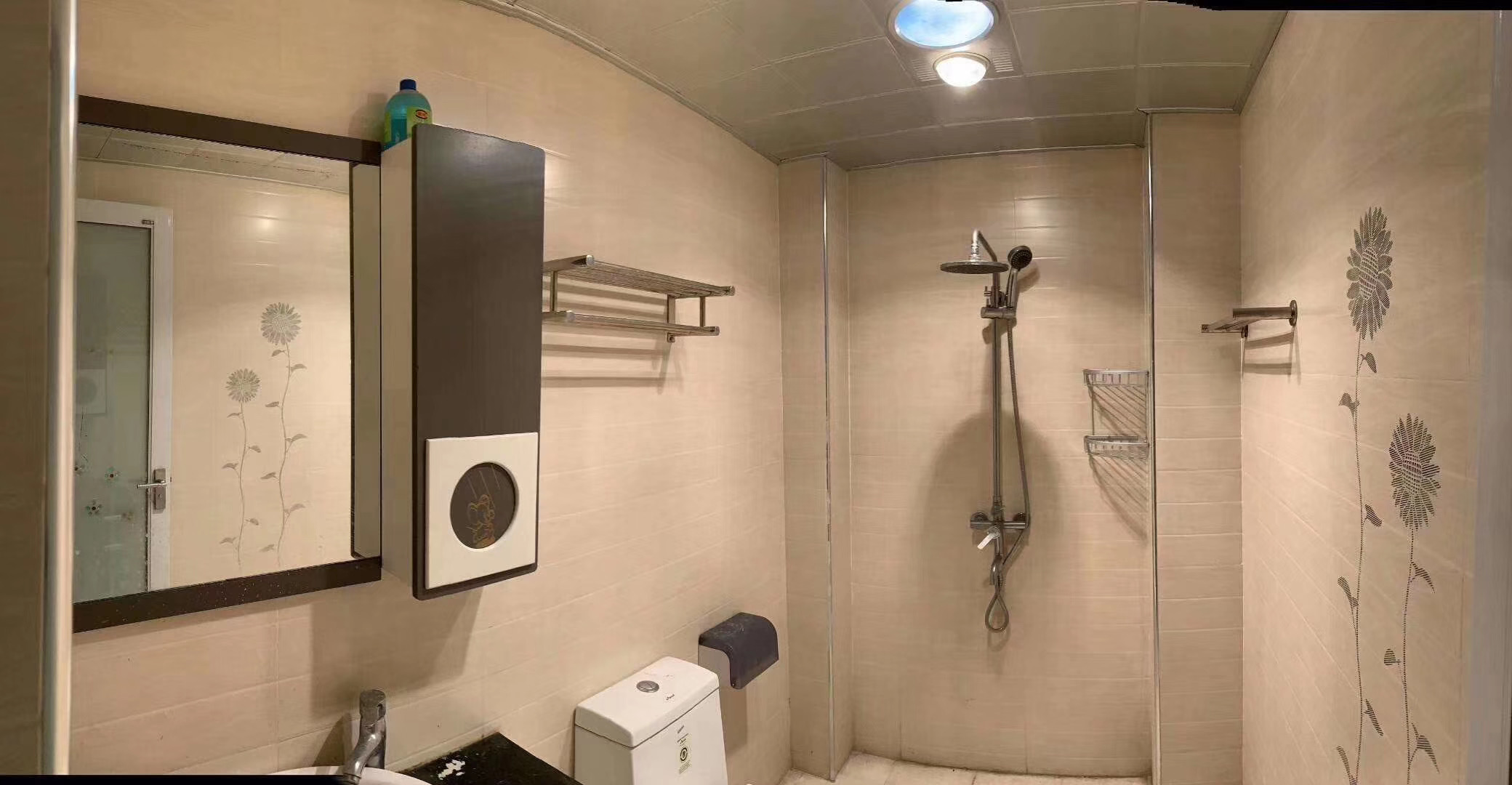 龙凤花园 4室2厅2卫 1500.0元/月 龙凤花园 4室2厅2卫 1500.0元/月室内图