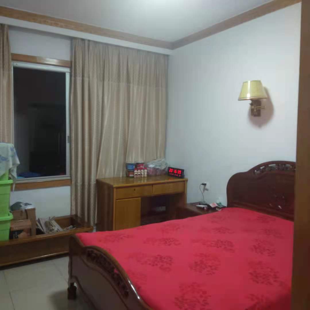 会龙山社区 3室2厅2卫 48.0万 会龙山社区 3室2厅2卫 48.0万客厅