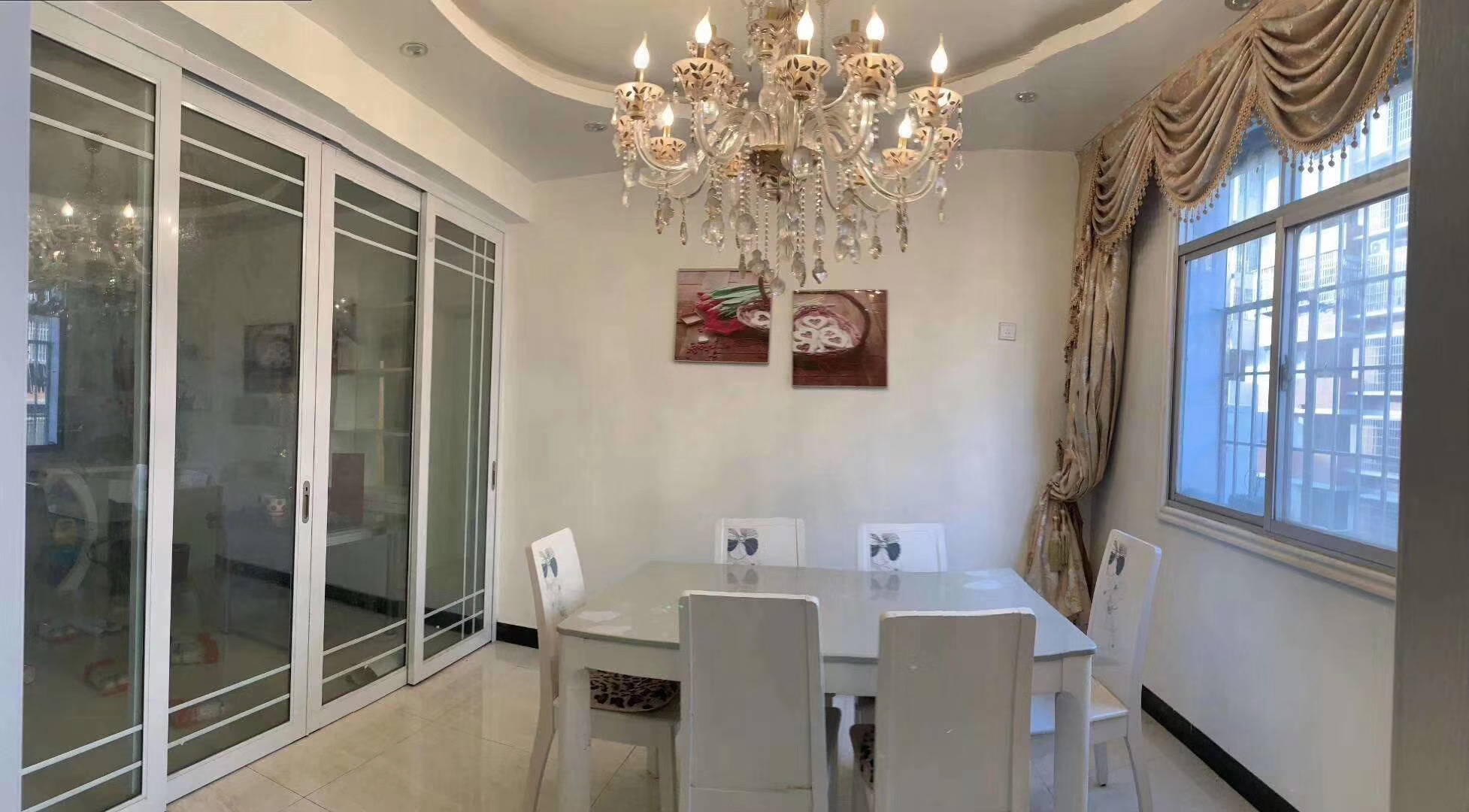 龙凤花园 4室2厅2卫 1500.0元/月 龙凤花园 4室2厅2卫 1500.0元/月室内图