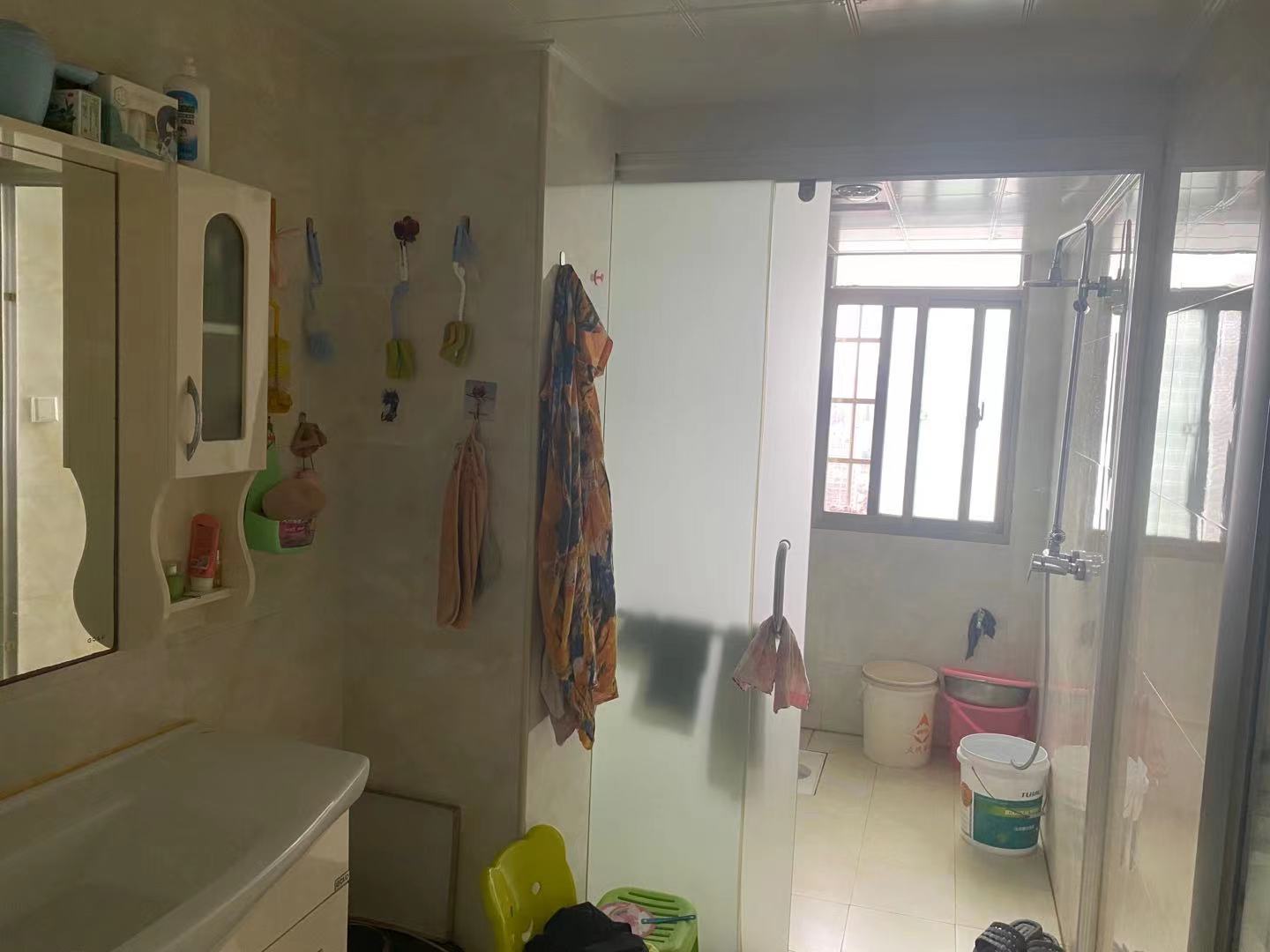 华湘贵府 3室2厅2卫 128.8万 华湘贵府 3室2厅2卫 128.8万卫生间