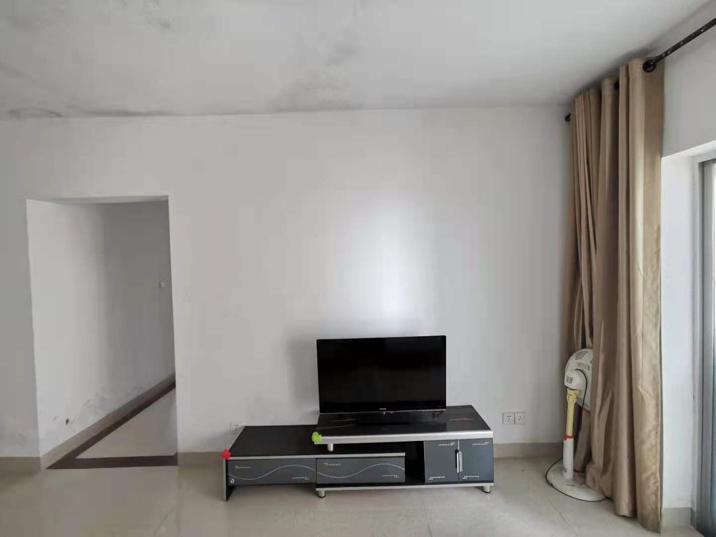 宇元万向城  2室1厅1卫    1700.0元/月 宇元万向城  2室1厅1卫    1700.0元/月室内图