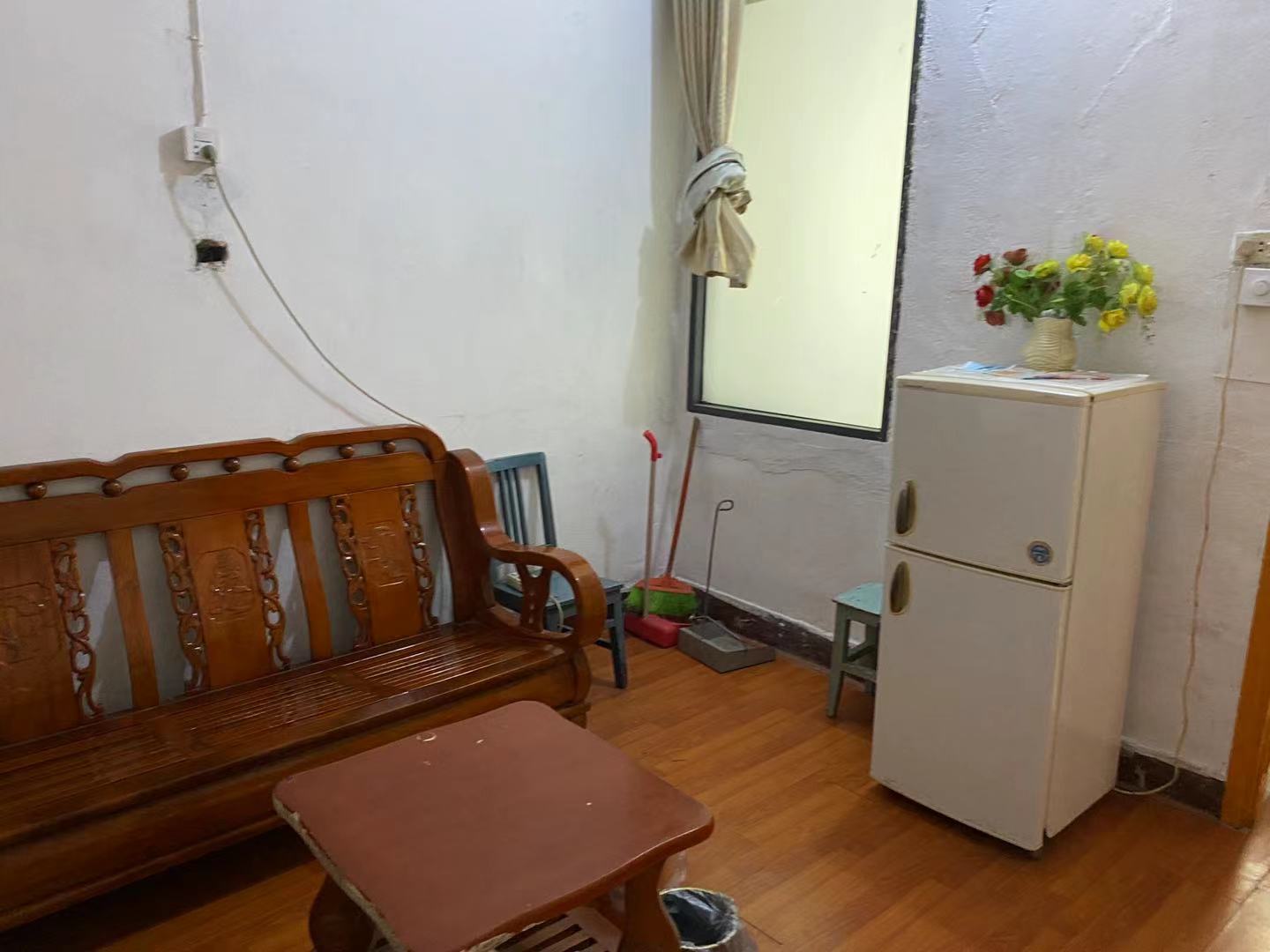 新华一村 1室1厅1卫 900.00元/月 新华一村 1室1厅1卫 900.00元/月室内图