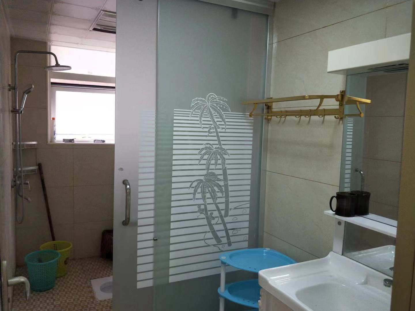 江溪安置小区 4室2厅2卫 2100.0元/月 江溪安置小区 4室2厅2卫 2100.0元/月室内图