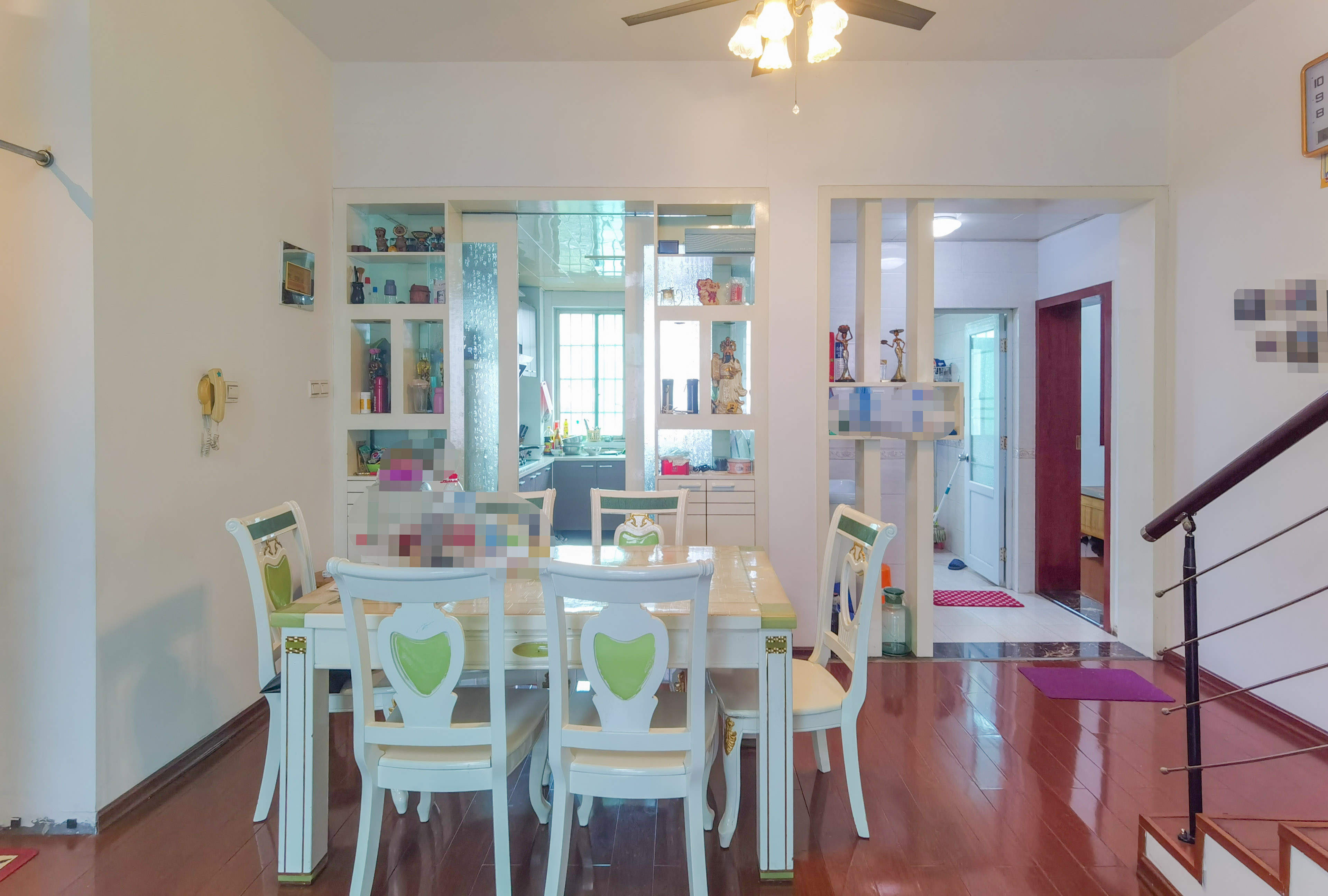 政华新村 3室2厅2卫 60.0万 政华新村 3室2厅2卫 60.0万客厅