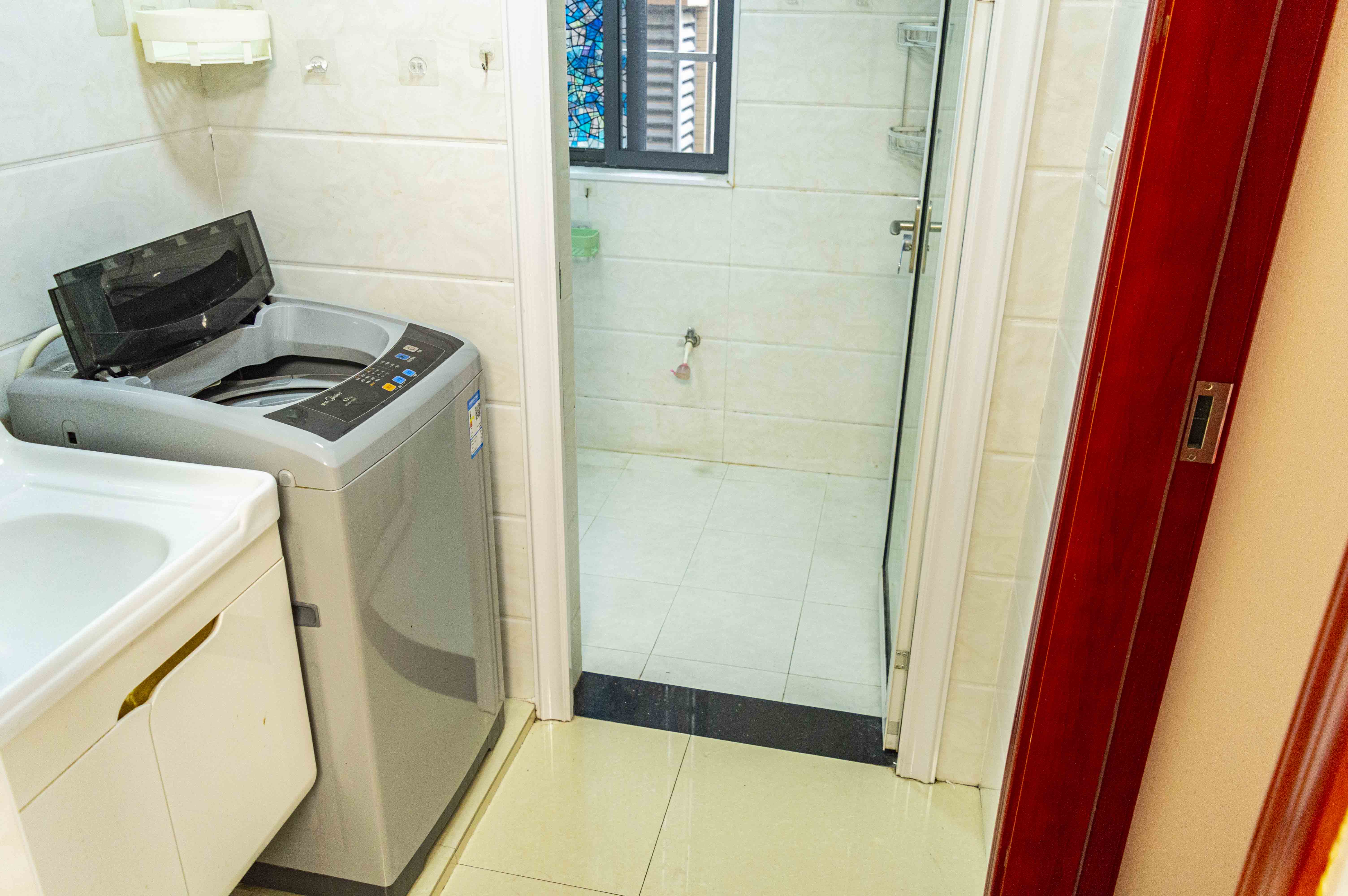 滨江花园  3室2厅1卫    65.0万 滨江花园  3室2厅1卫    65.0万客厅