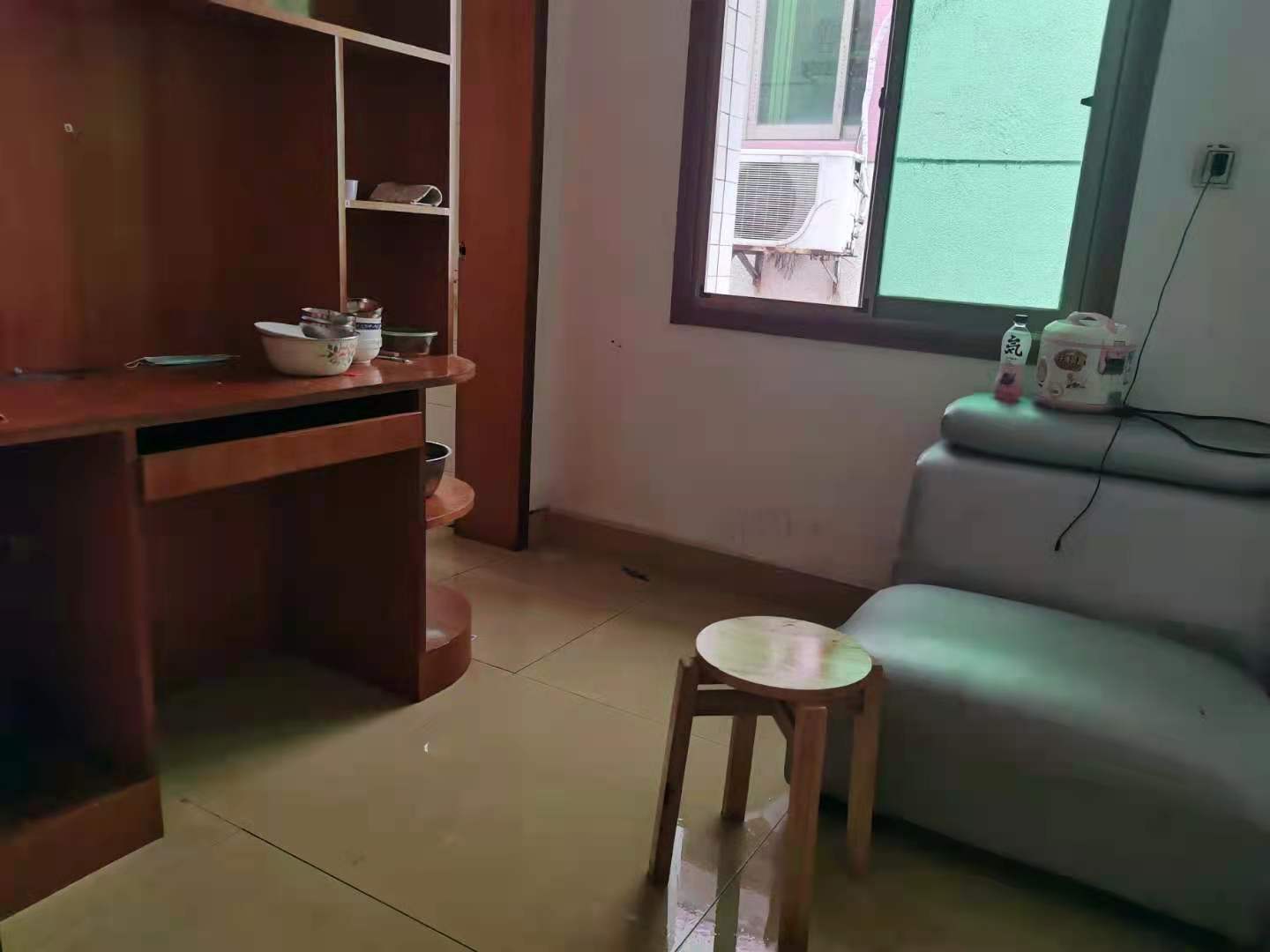 建设银行单位房(海棠社区朝富巷1号)  3室2厅1卫    1200.0元/月 建设银行单位房(海棠社区朝富巷1号)  3室2厅1卫    1200.0元/月室内图