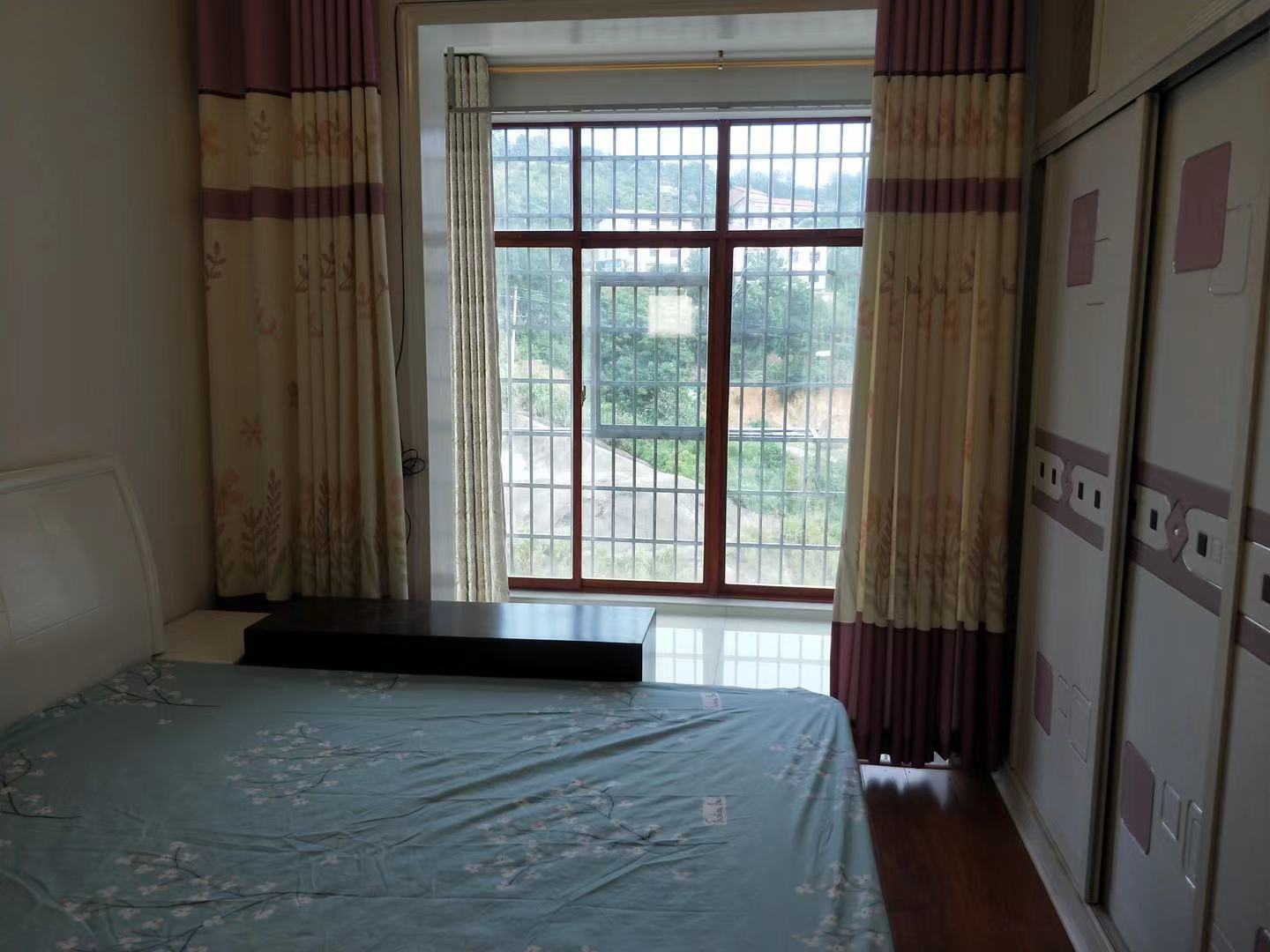 江溪安置小区 4室2厅2卫 2100.0元/月 江溪安置小区 4室2厅2卫 2100.0元/月