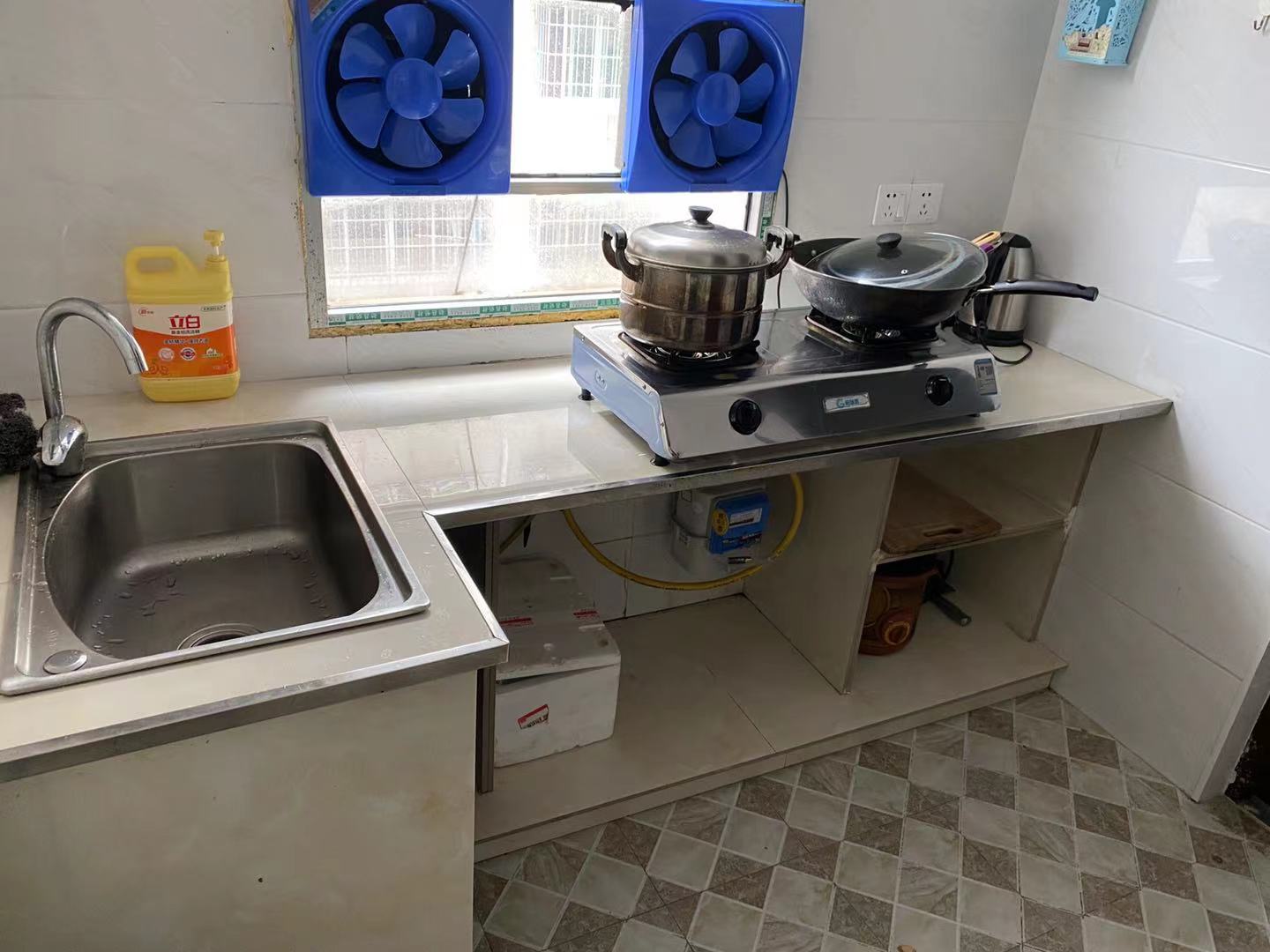 新华一村 1室1厅1卫 900.00元/月 新华一村 1室1厅1卫 900.00元/月室内图