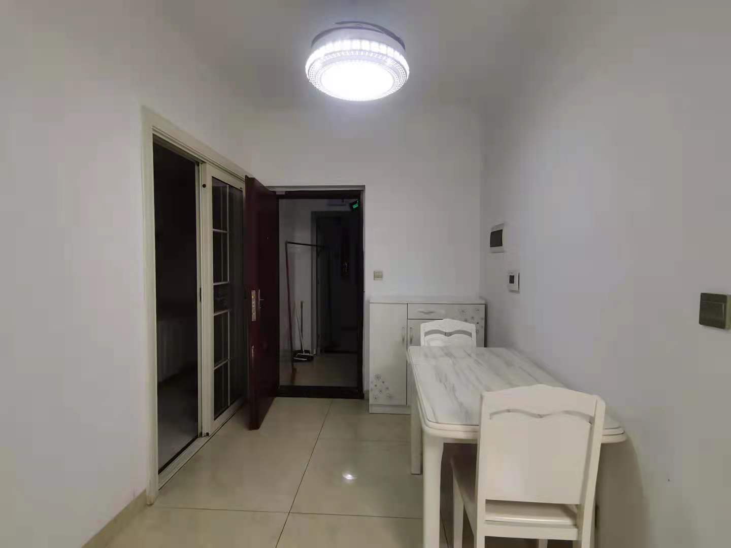 中国铁建金色蓝庭 1室1厅1卫 1600.0元/月 中国铁建金色蓝庭 1室1厅1卫 1600.0元/月室内图