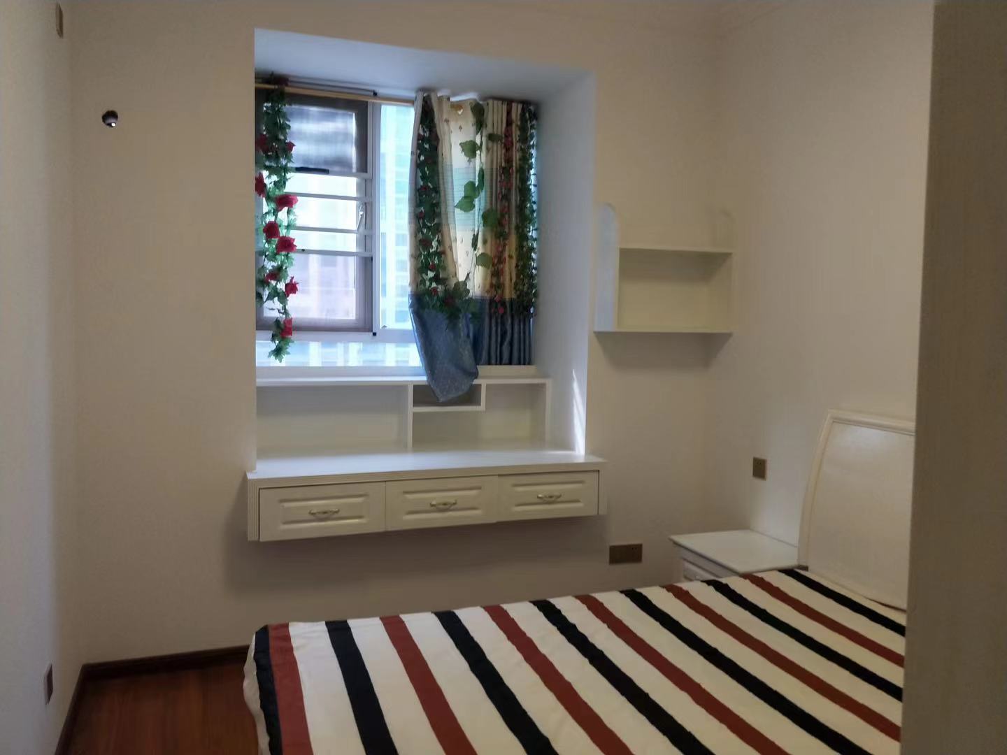 江溪安置小区 4室2厅2卫 2100.0元/月 江溪安置小区 4室2厅2卫 2100.0元/月室内图