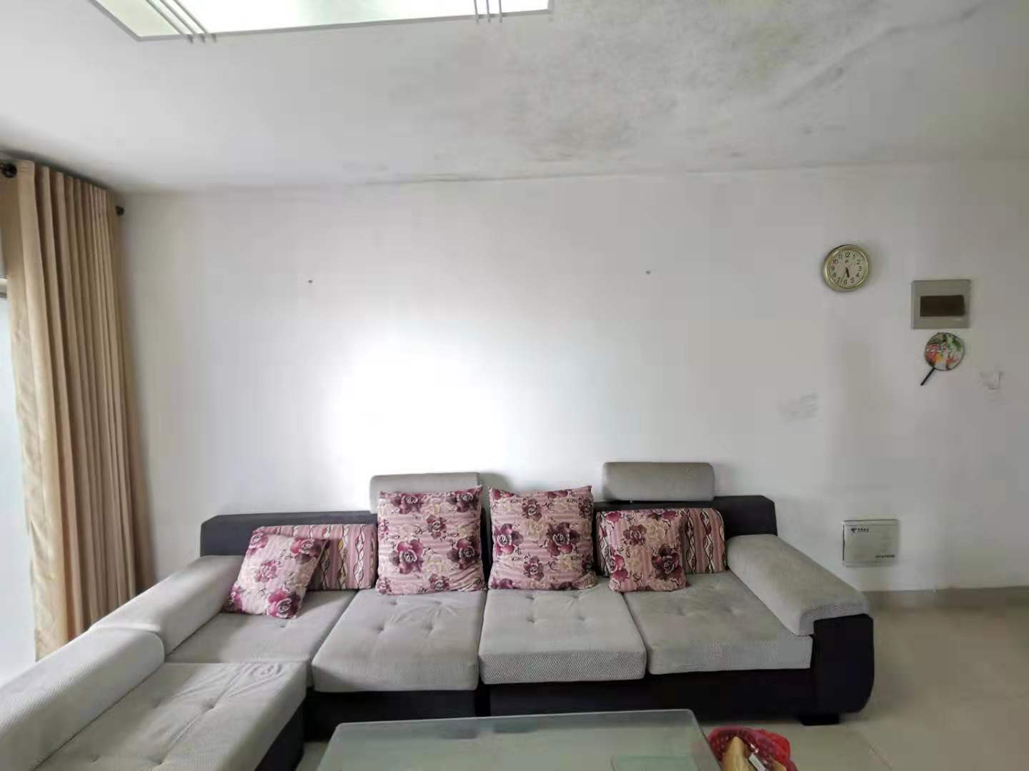 宇元万向城  2室1厅1卫    1700.0元/月 宇元万向城  2室1厅1卫    1700.0元/月户型图