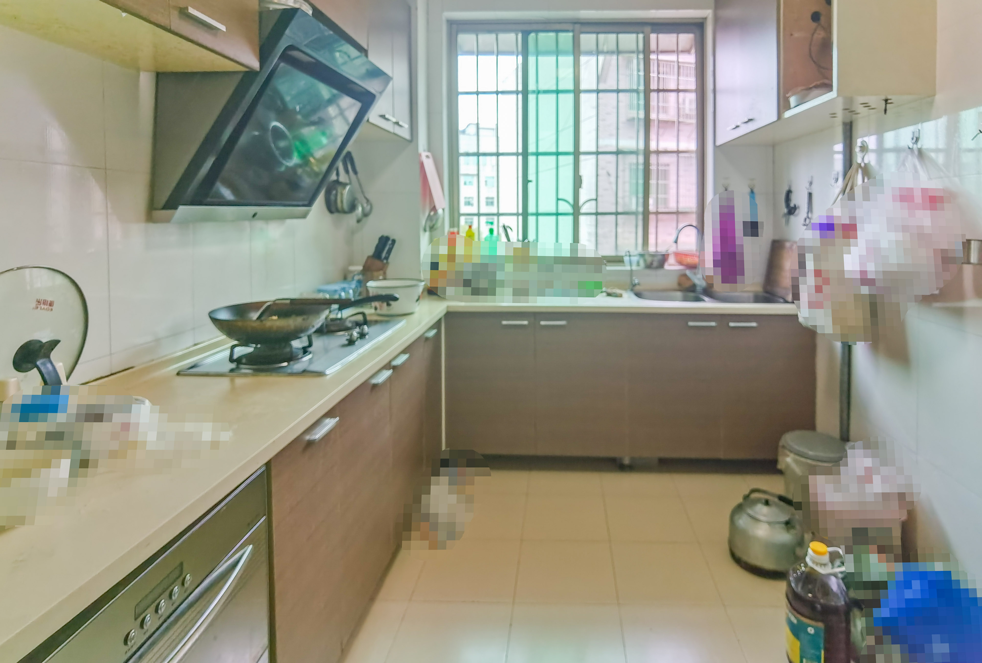 政华新村 3室2厅2卫 60.0万 政华新村 3室2厅2卫 60.0万客厅