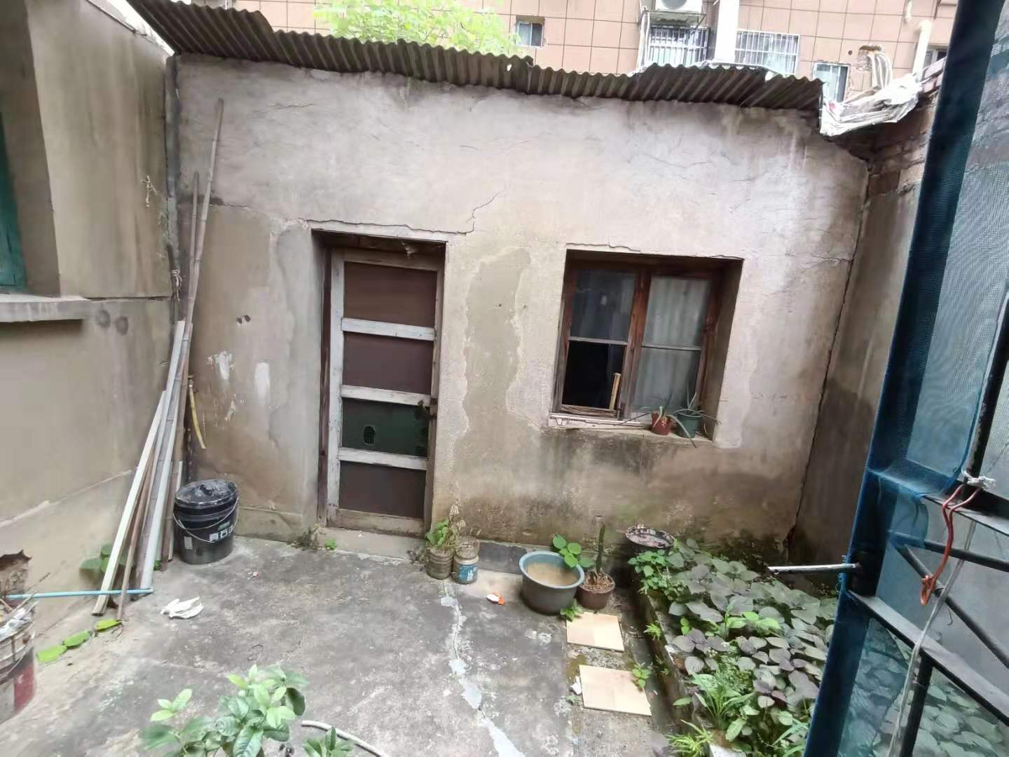 人民中路 3室2厅1卫 33.0万 人民中路 3室2厅1卫 33.0万客厅