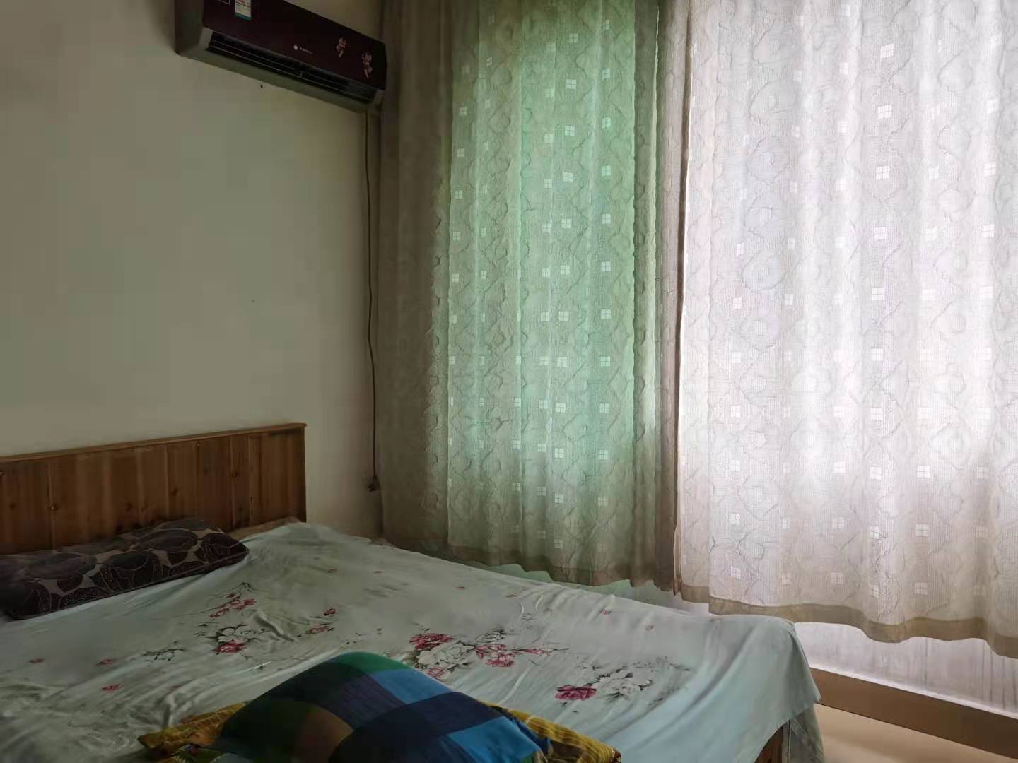 建设银行单位房(海棠社区朝富巷1号)  3室2厅1卫    1200.0元/月 建设银行单位房(海棠社区朝富巷1号)  3室2厅1卫    1200.0元/月室内图