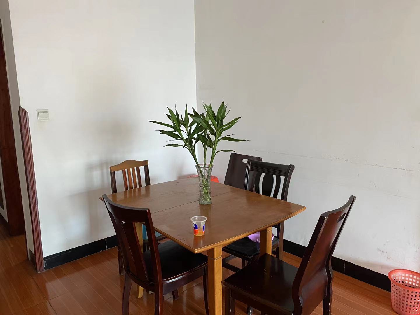 东方明园 2室2厅1卫 1500.0元/月 东方明园 2室2厅1卫 1500.0元/月室内图