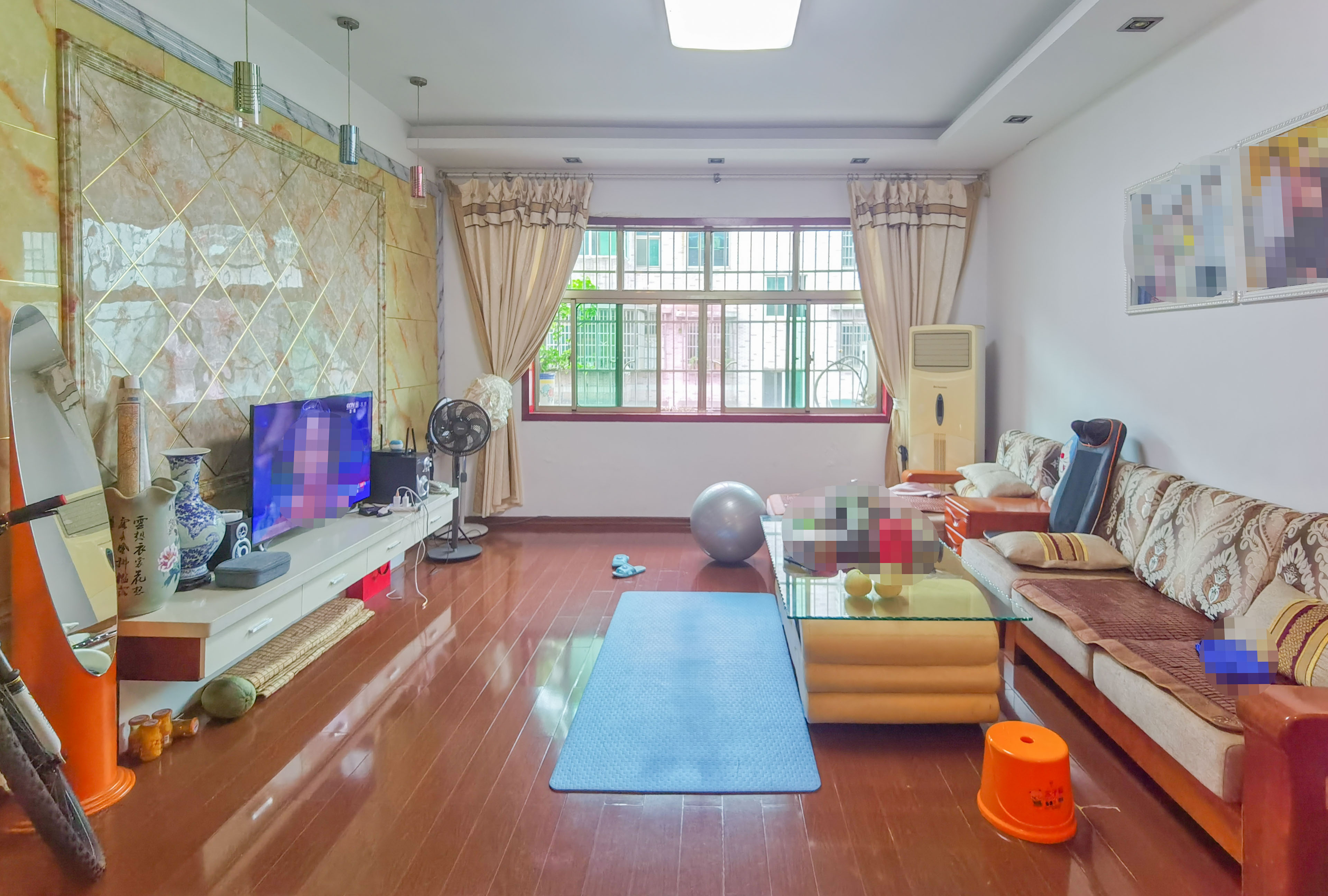 政华新村 3室2厅2卫 60.0万 政华新村 3室2厅2卫 60.0万客厅