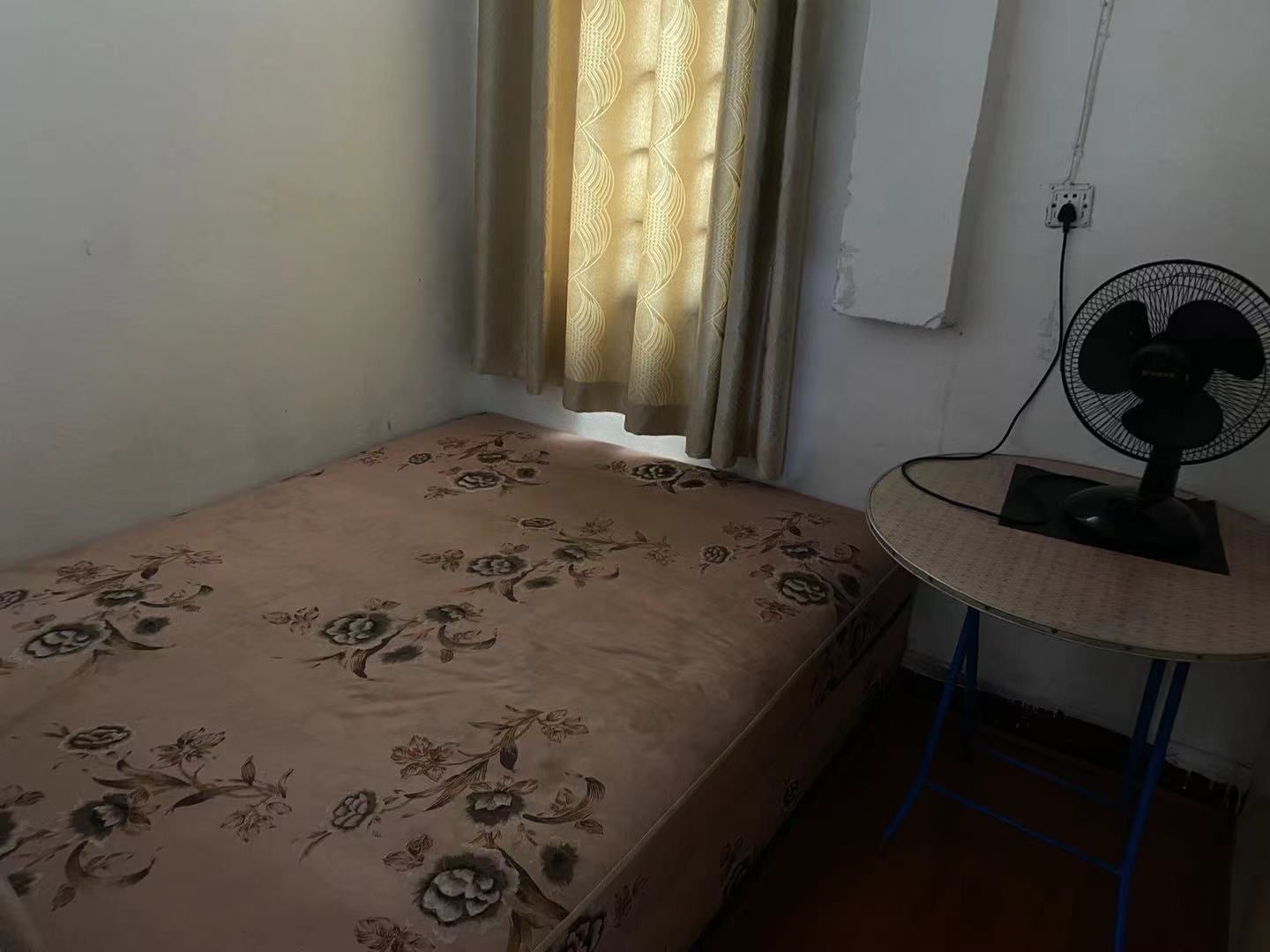 新华一村 1室1厅1卫 900.00元/月 新华一村 1室1厅1卫 900.00元/月室内图