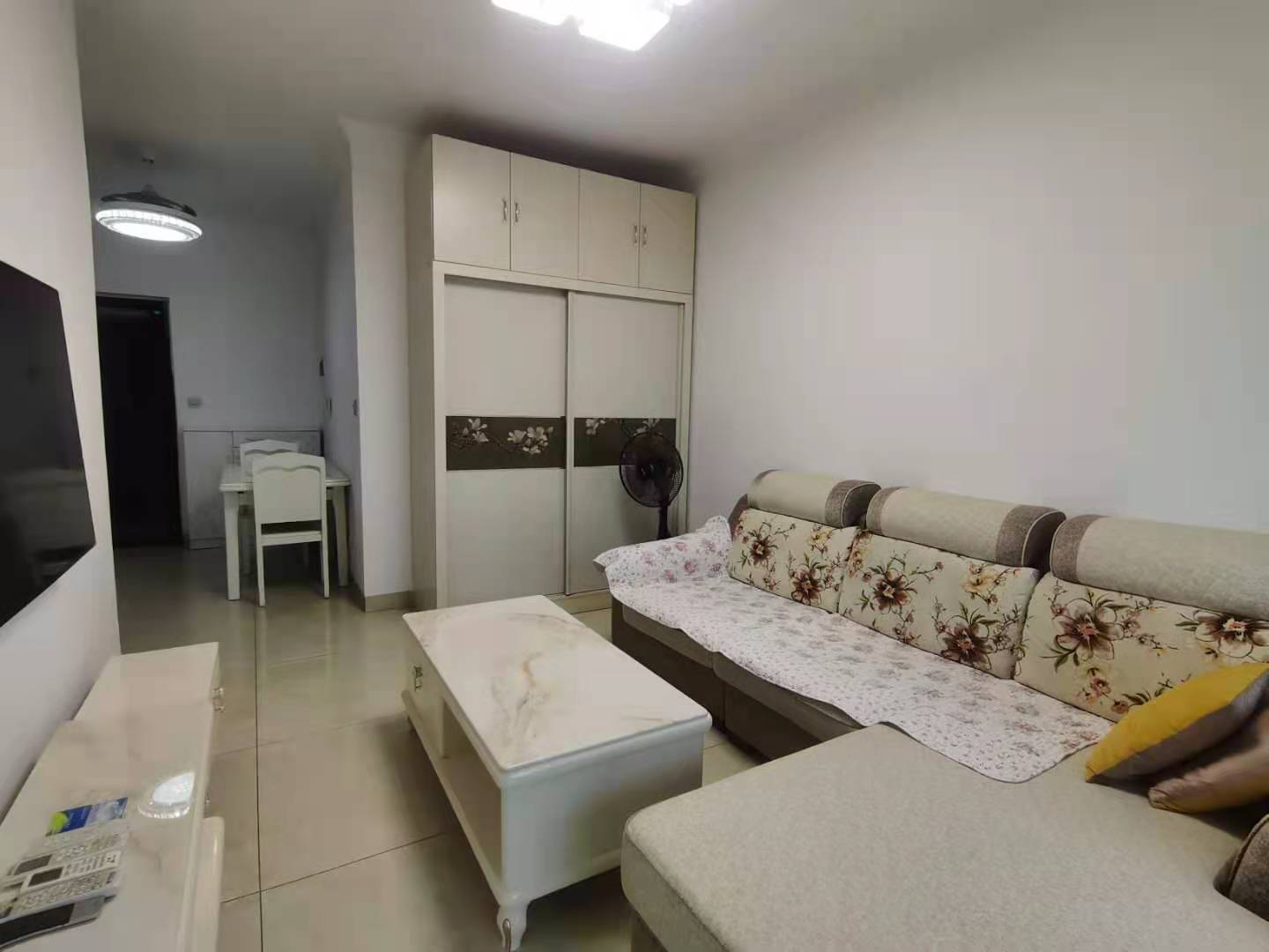 中国铁建金色蓝庭 1室1厅1卫 1600.0元/月 中国铁建金色蓝庭 1室1厅1卫 1600.0元/月室内图