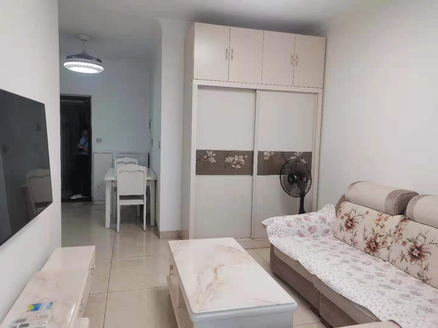 中国铁建金色蓝庭 1室1厅1卫 1600.0元/月 中国铁建金色蓝庭 1室1厅1卫 1600.0元/月室内图