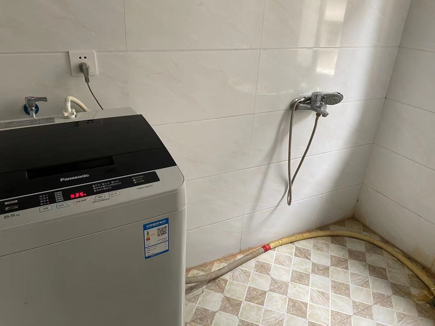 新华一村 1室1厅1卫 900.00元/月 新华一村 1室1厅1卫 900.00元/月室内图