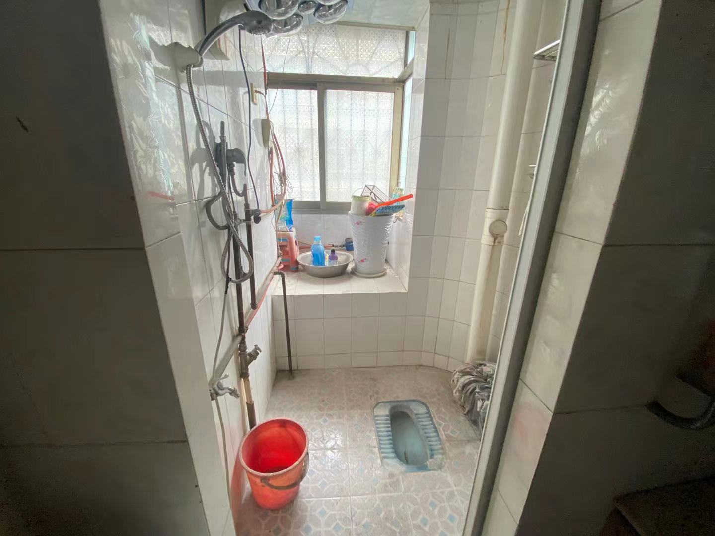 涟钢大市场  3室2厅1卫    38.0万 涟钢大市场  3室2厅1卫    38.0万卫生间