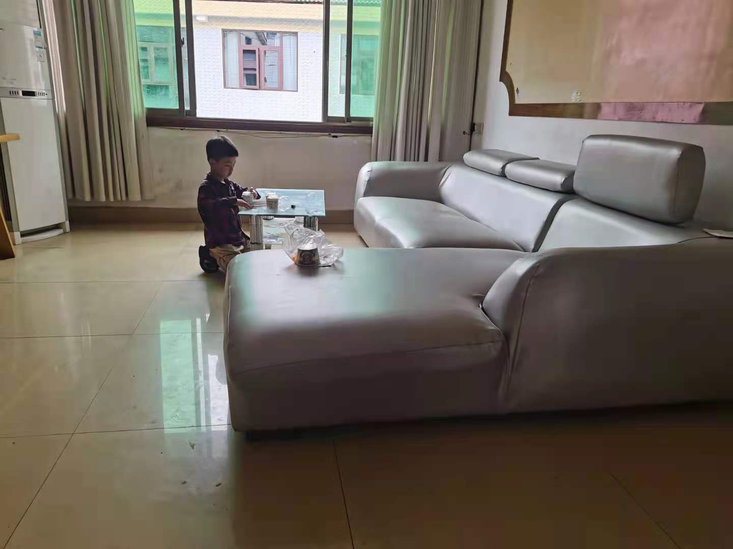 建设银行单位房(海棠社区朝富巷1号)  3室2厅1卫    1200.0元/月 建设银行单位房(海棠社区朝富巷1号)  3室2厅1卫    1200.0元/月室内图