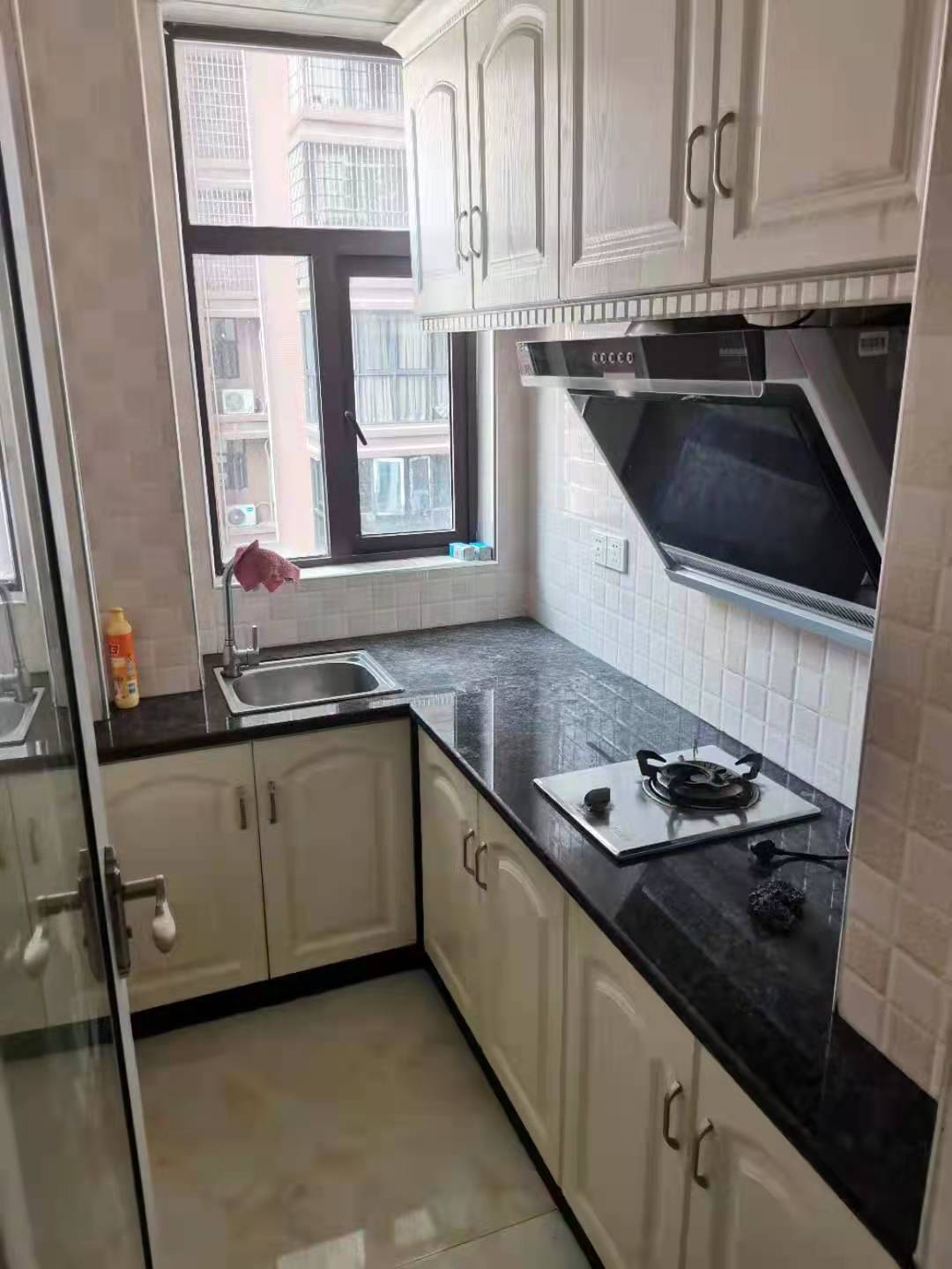 新概念 1室1厅1卫 1000.0元/月 新概念 1室1厅1卫 1000.0元/月室内图