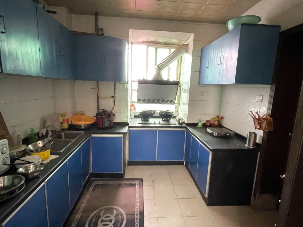 联谊新村 4室2厅2卫 85.0万 联谊新村 4室2厅2卫 85.0万客厅