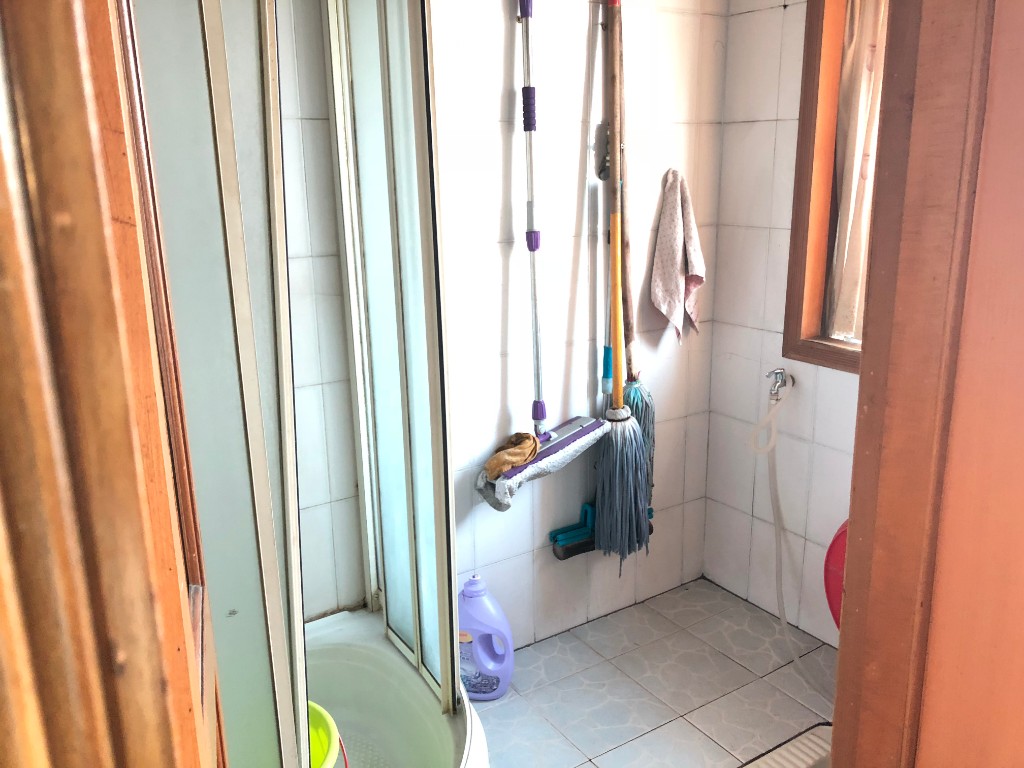 税务局兰溪税务所（赫山区地方税务局第二税务分局）  4室2厅2卫    53.8万卧室