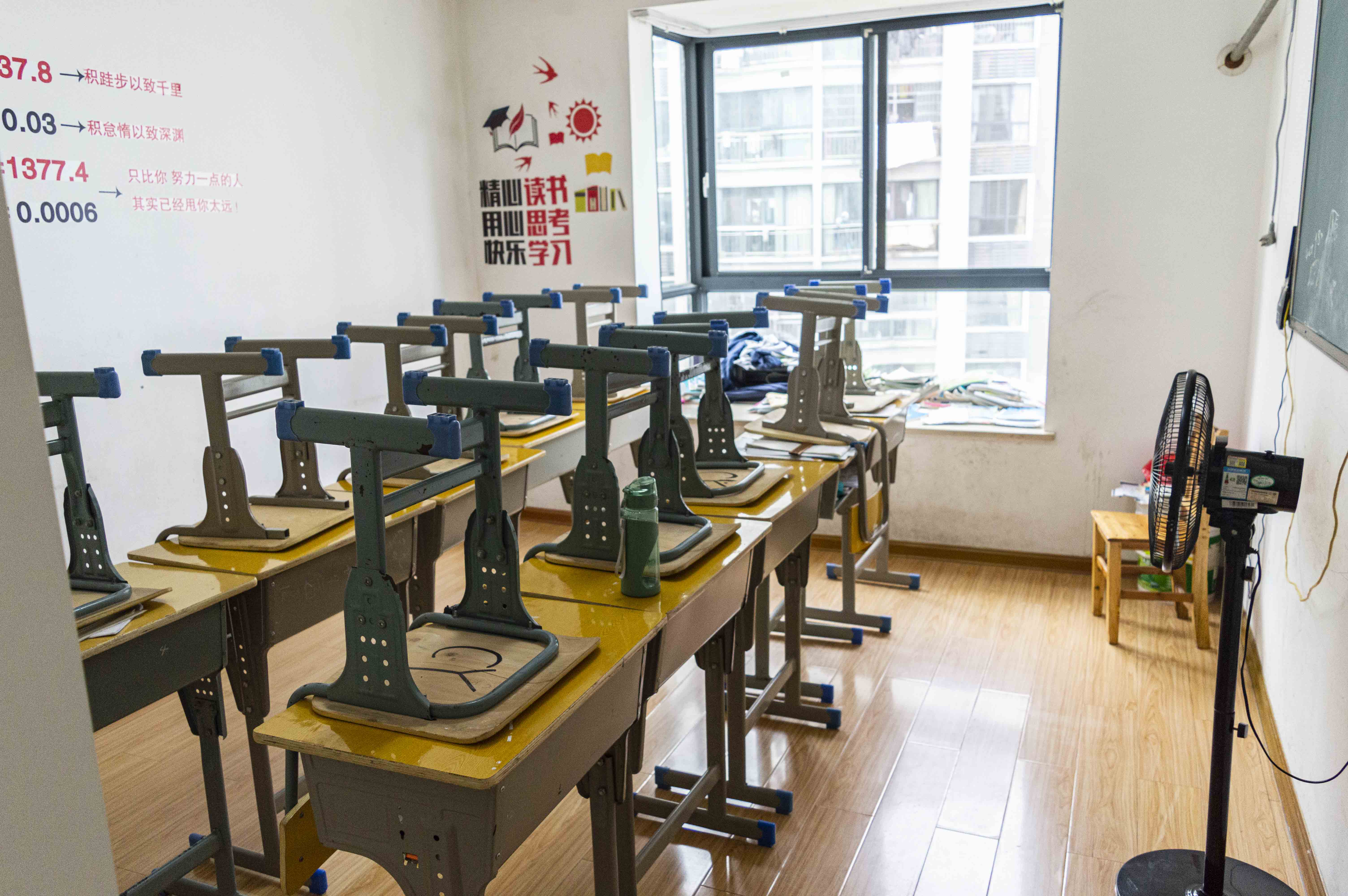 龙洲馨苑  2室1厅1卫    43.8万 龙洲馨苑  2室1厅1卫    43.8万客厅