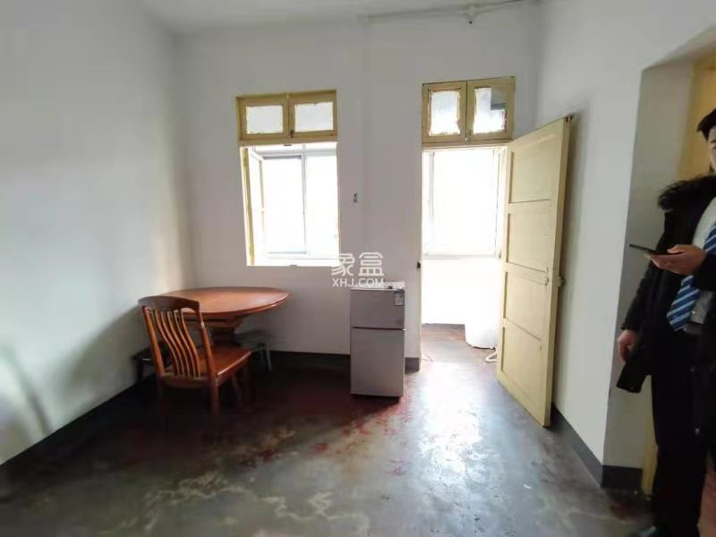 601红卫村 1室1厅1卫 650.00元/月 601红卫村 1室1厅1卫 650.00元/月室内图