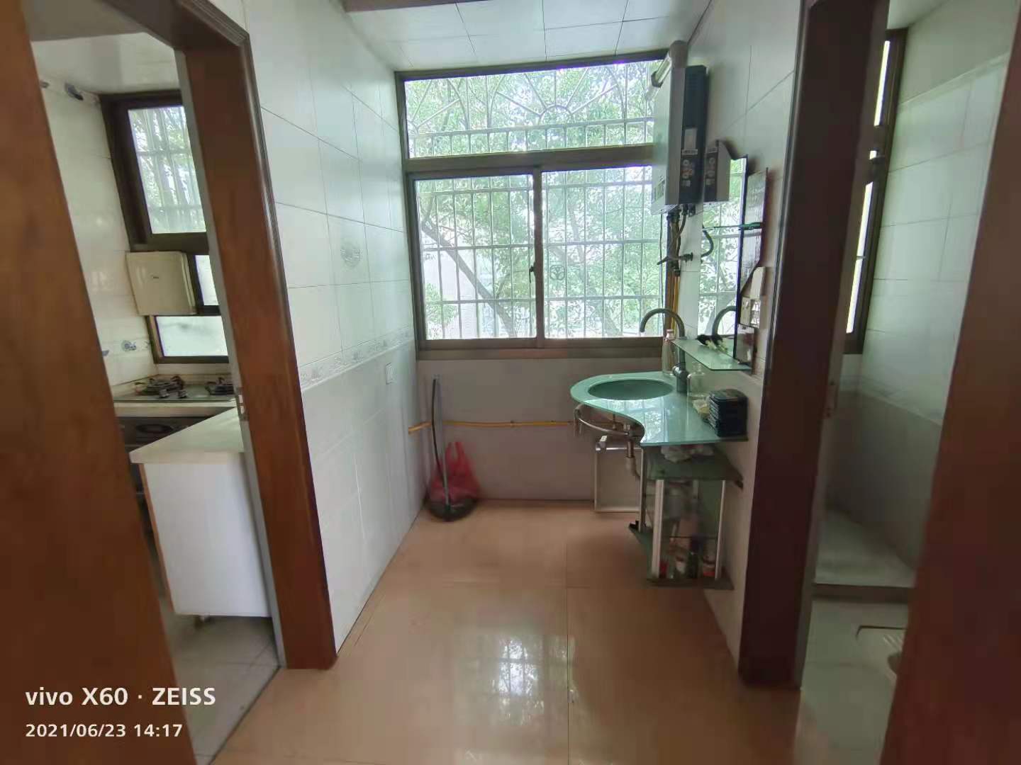 虎形山社区  2室1厅1卫    34.8万客厅