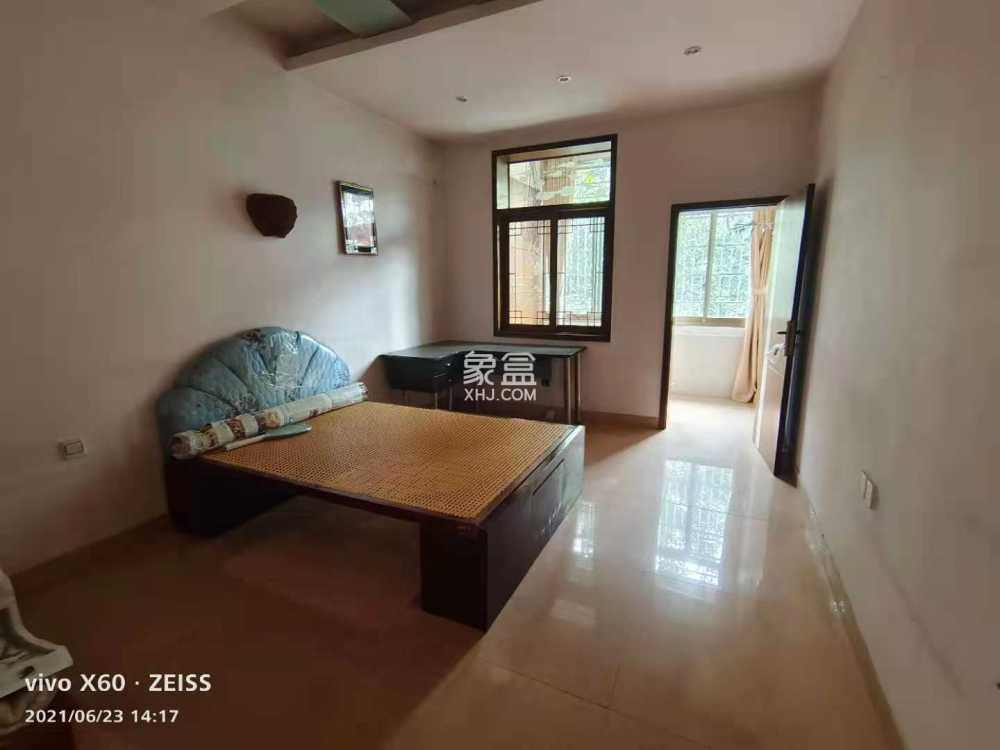 虎形山社区  2室1厅1卫    34.8万