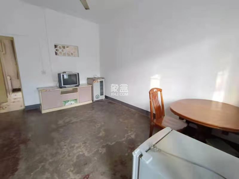 601红卫村 1室1厅1卫 650.00元/月 601红卫村 1室1厅1卫 650.00元/月室内图