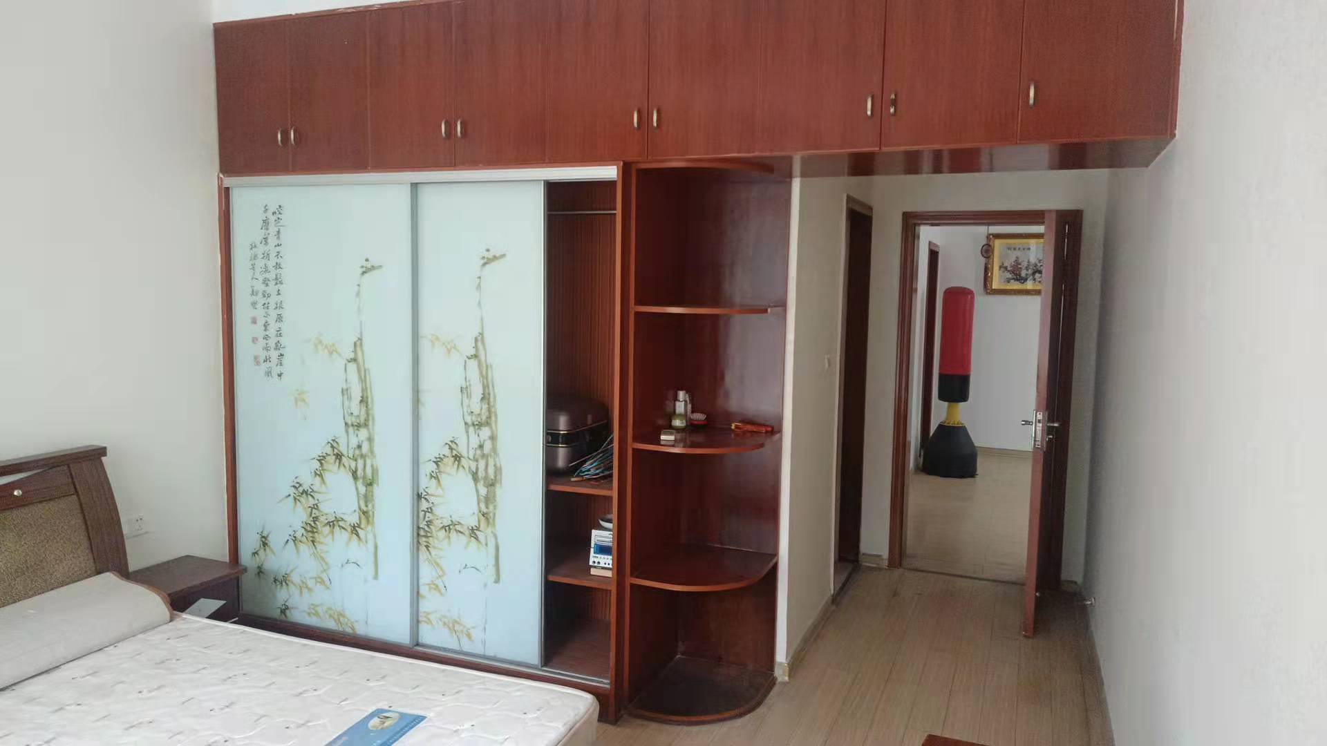 君悦华府 3室2厅2卫 1350.0元/月 君悦华府 3室2厅2卫 1350.0元/月室内图