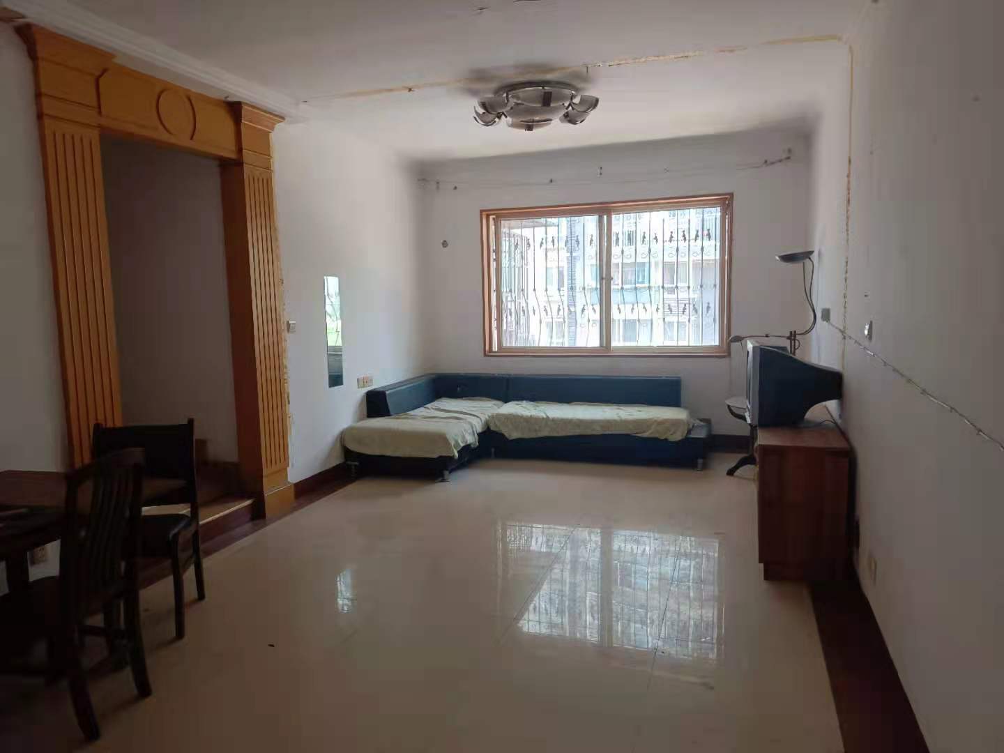 罗马花园大坪路16号 4室2厅2卫 1300.0元/月 罗马花园大坪路16号 4室2厅2卫 1300.0元/月室内图