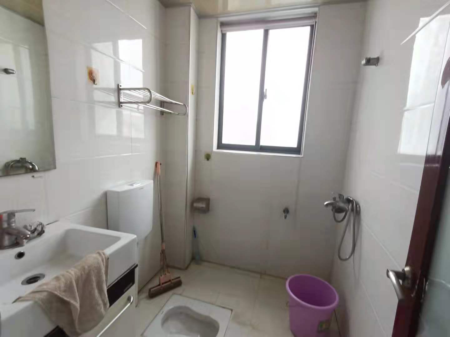 阳光新城 2室2厅1卫 55.0万 阳光新城 2室2厅1卫 55.0万客厅