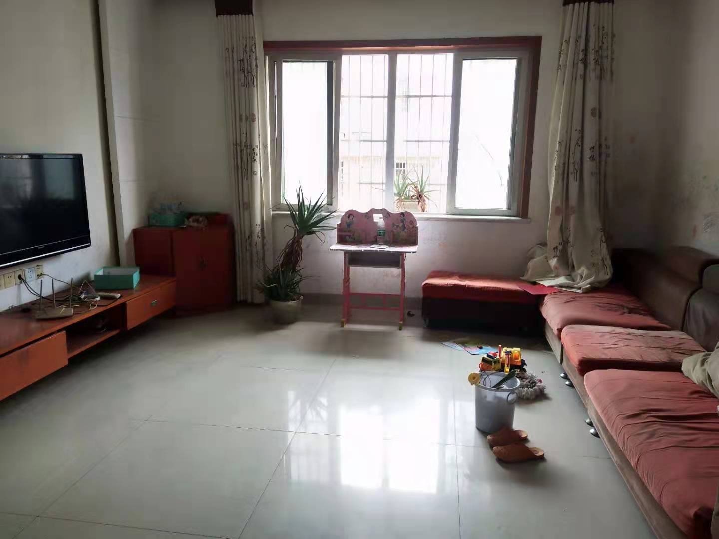 仁和小区 3室2厅1卫 1000.0元/月 仁和小区 3室2厅1卫 1000.0元/月室内图