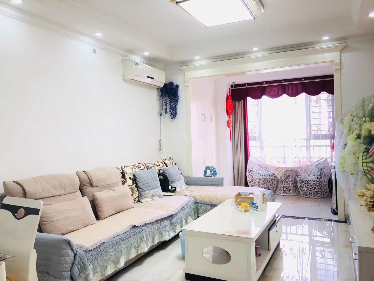 佳兆业金域天下三期 3室2厅2卫 66.0万 佳兆业金域天下三期 3室2厅2卫 66.0万客厅