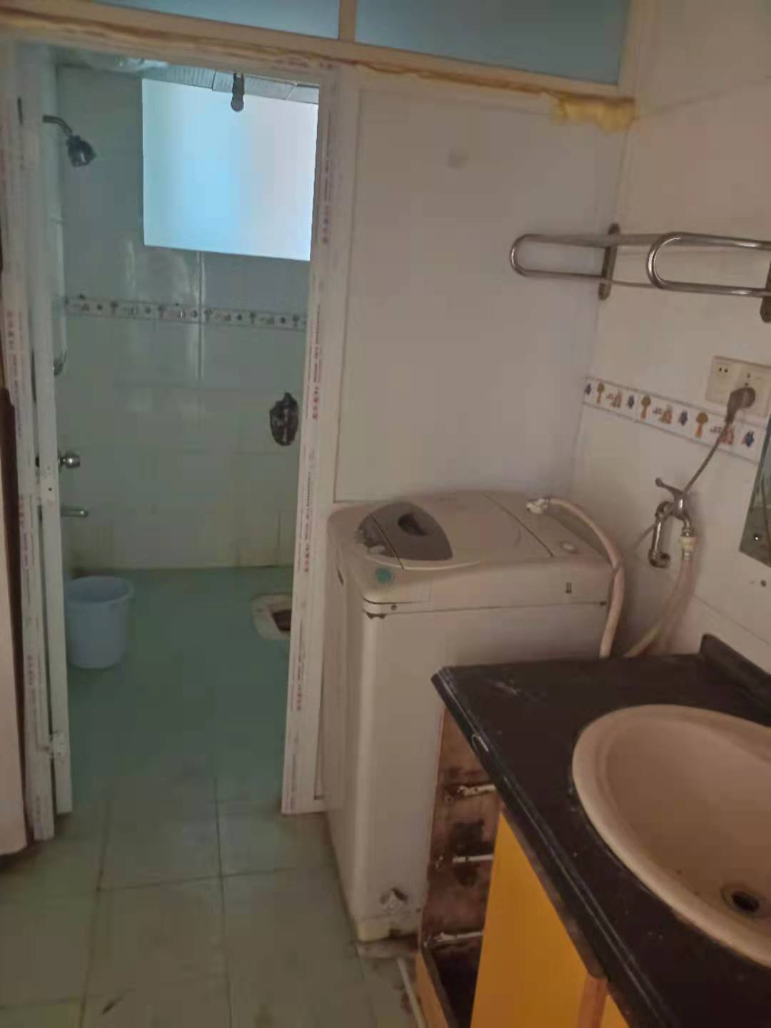 罗马花园大坪路16号 4室2厅2卫 1300.0元/月 罗马花园大坪路16号 4室2厅2卫 1300.0元/月室内图