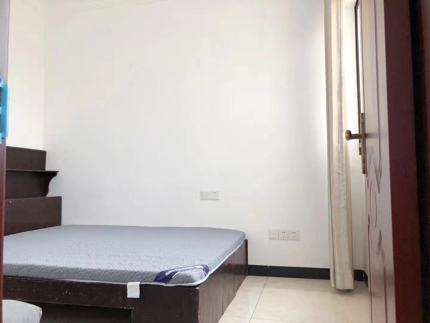 公交小区 3室2厅1卫 1500.0元/月 公交小区 3室2厅1卫 1500.0元/月室内图