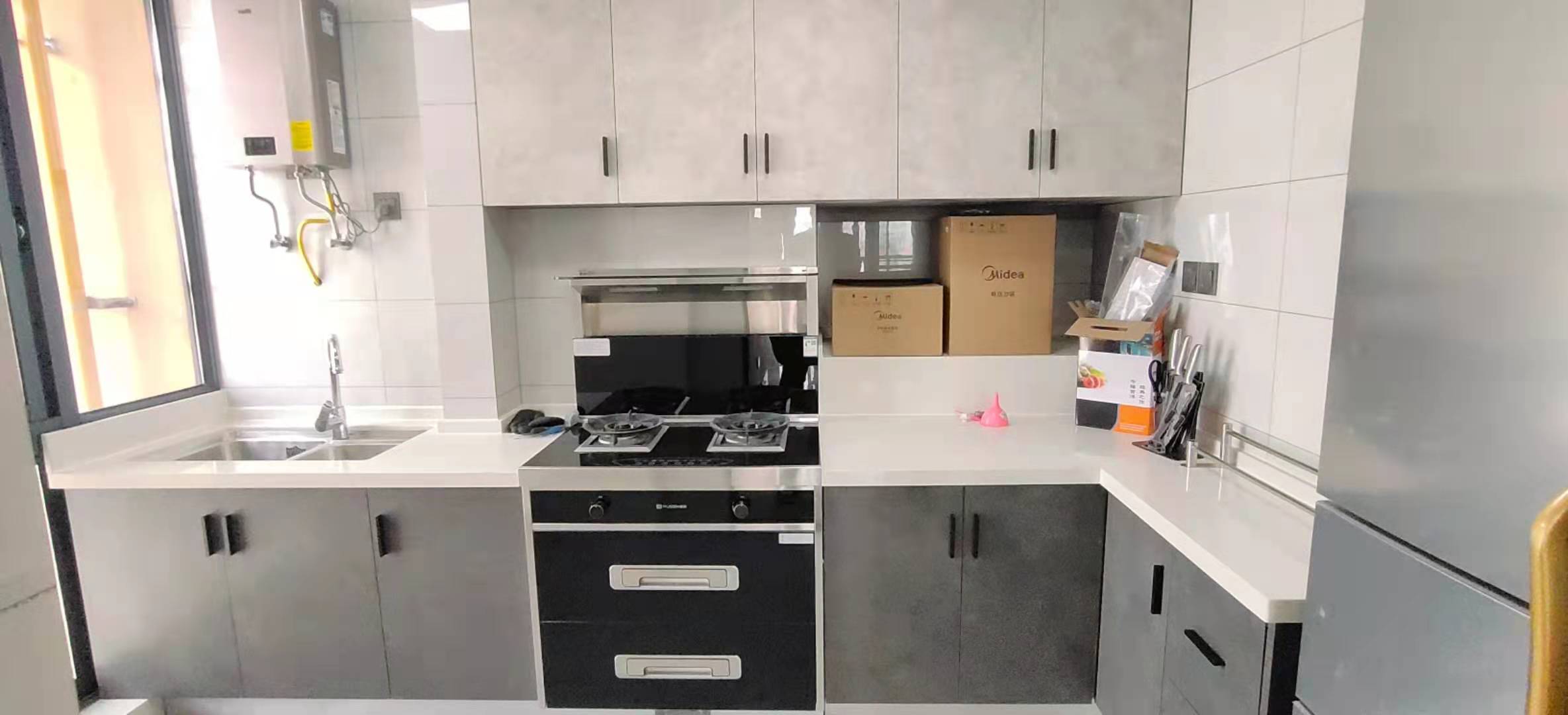 山水新城  2室2厅1卫    2500.0元/月 山水新城  2室2厅1卫    2500.0元/月室内图