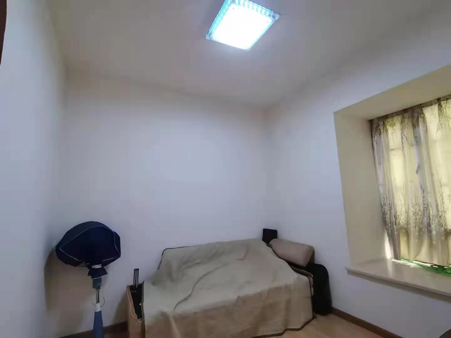 南湖国际1期  3室2厅2卫    2800.0元/月 南湖国际1期  3室2厅2卫    2800.0元/月室内图