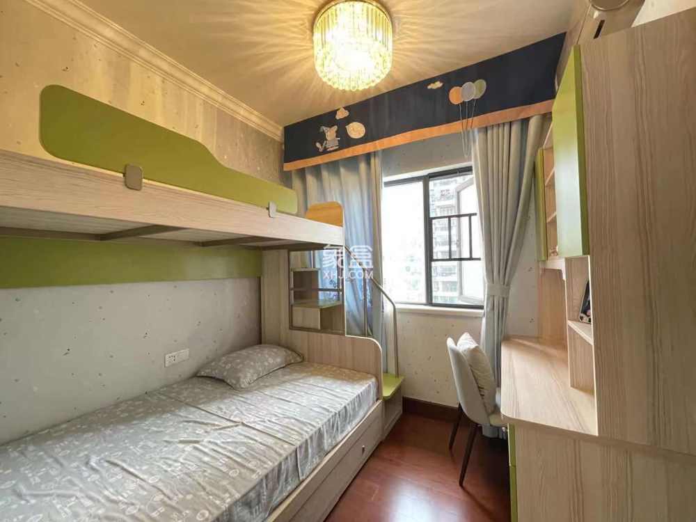 恒大绿洲  4室2厅2卫    130.0万