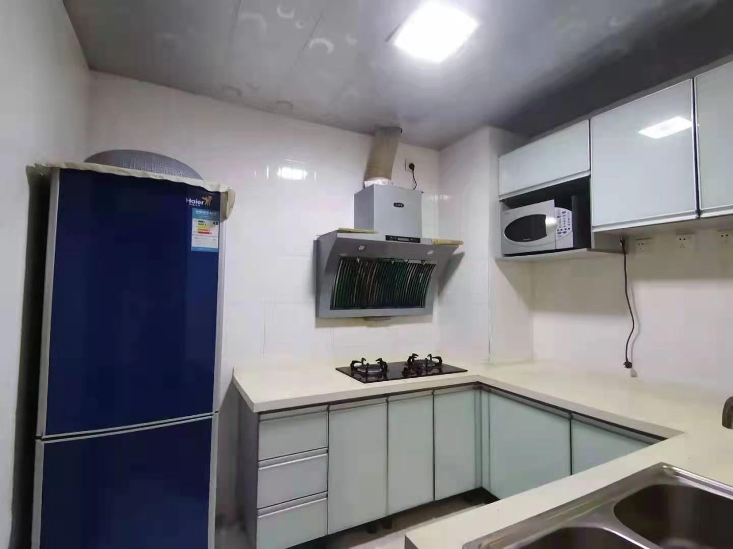 南湖国际1期  3室2厅2卫    2800.0元/月 南湖国际1期  3室2厅2卫    2800.0元/月室内图