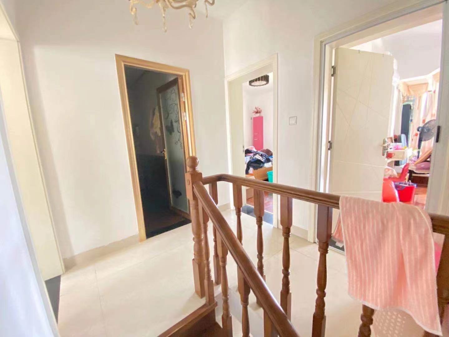 东方铭苑 3室2厅2卫 59.8万 东方铭苑 3室2厅2卫 59.8万客厅